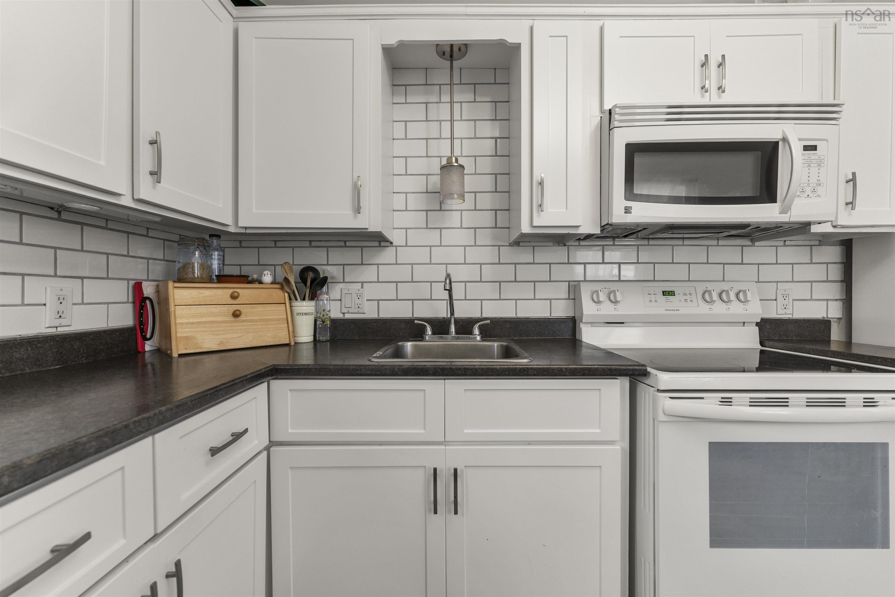 $409,900.00: 37 Russell Street, Dartmouth