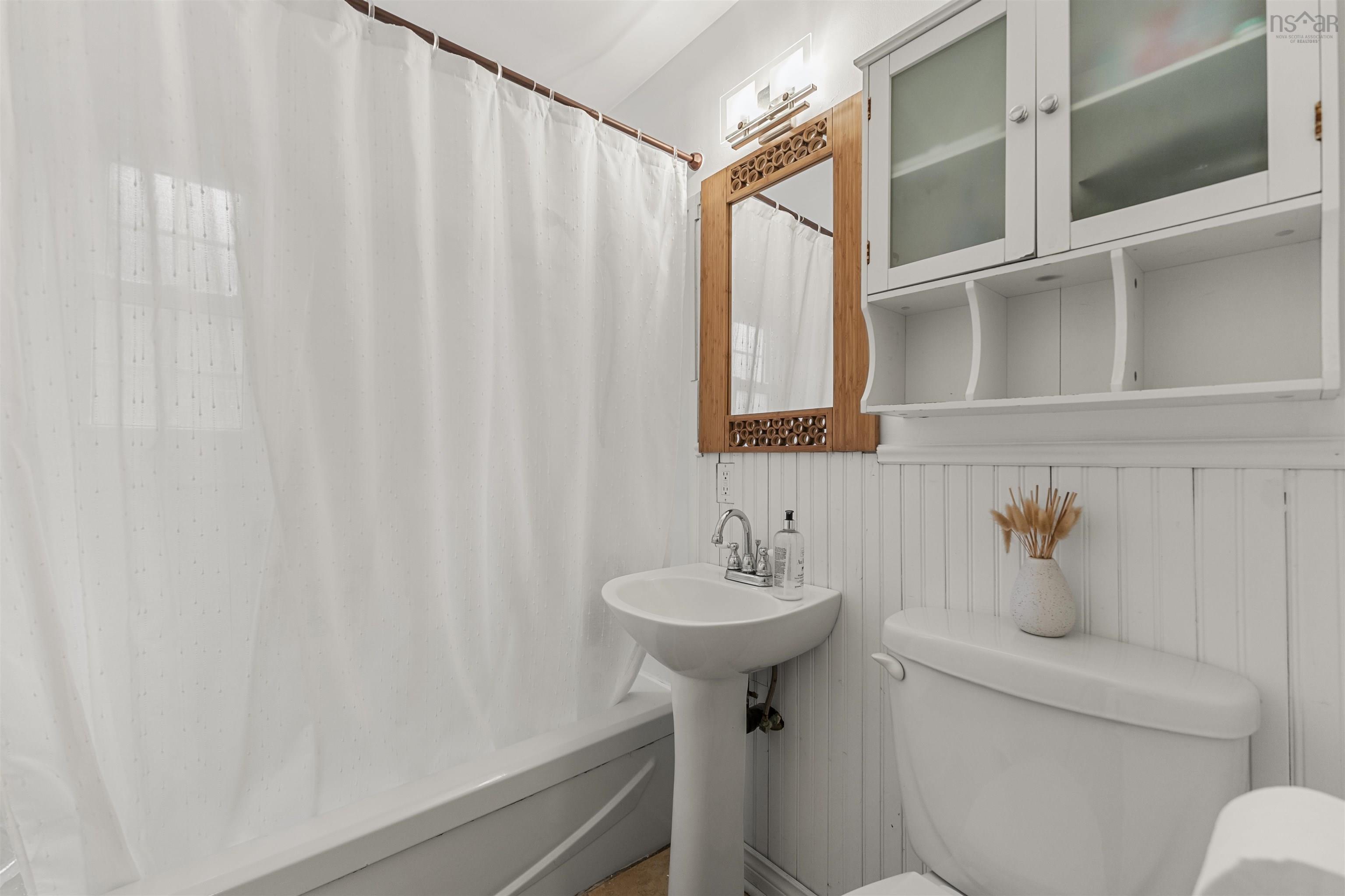 $409,900.00: 37 Russell Street, Dartmouth