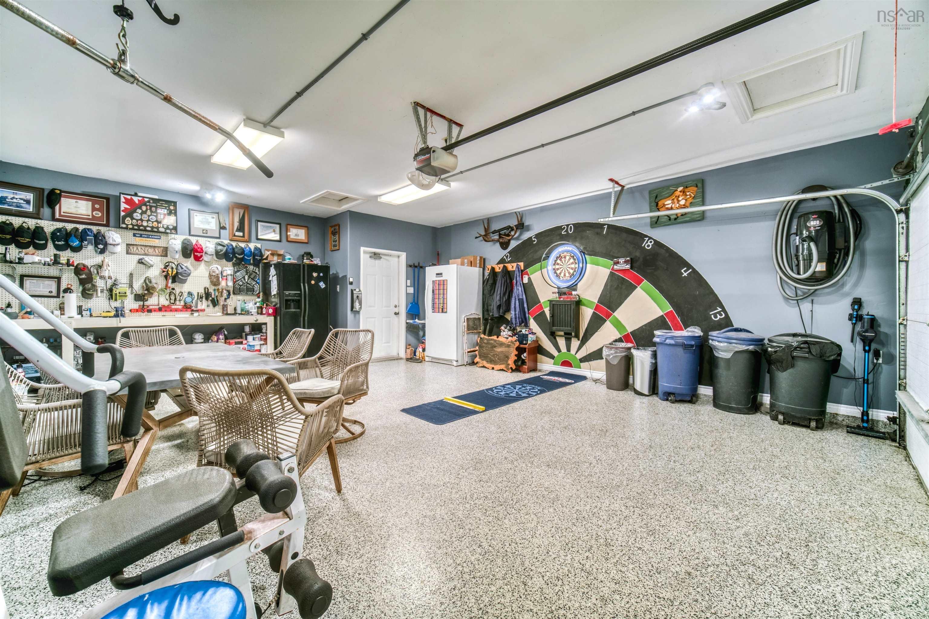 $869,000.00: 214 Lochmoor Lane, Forest Hills