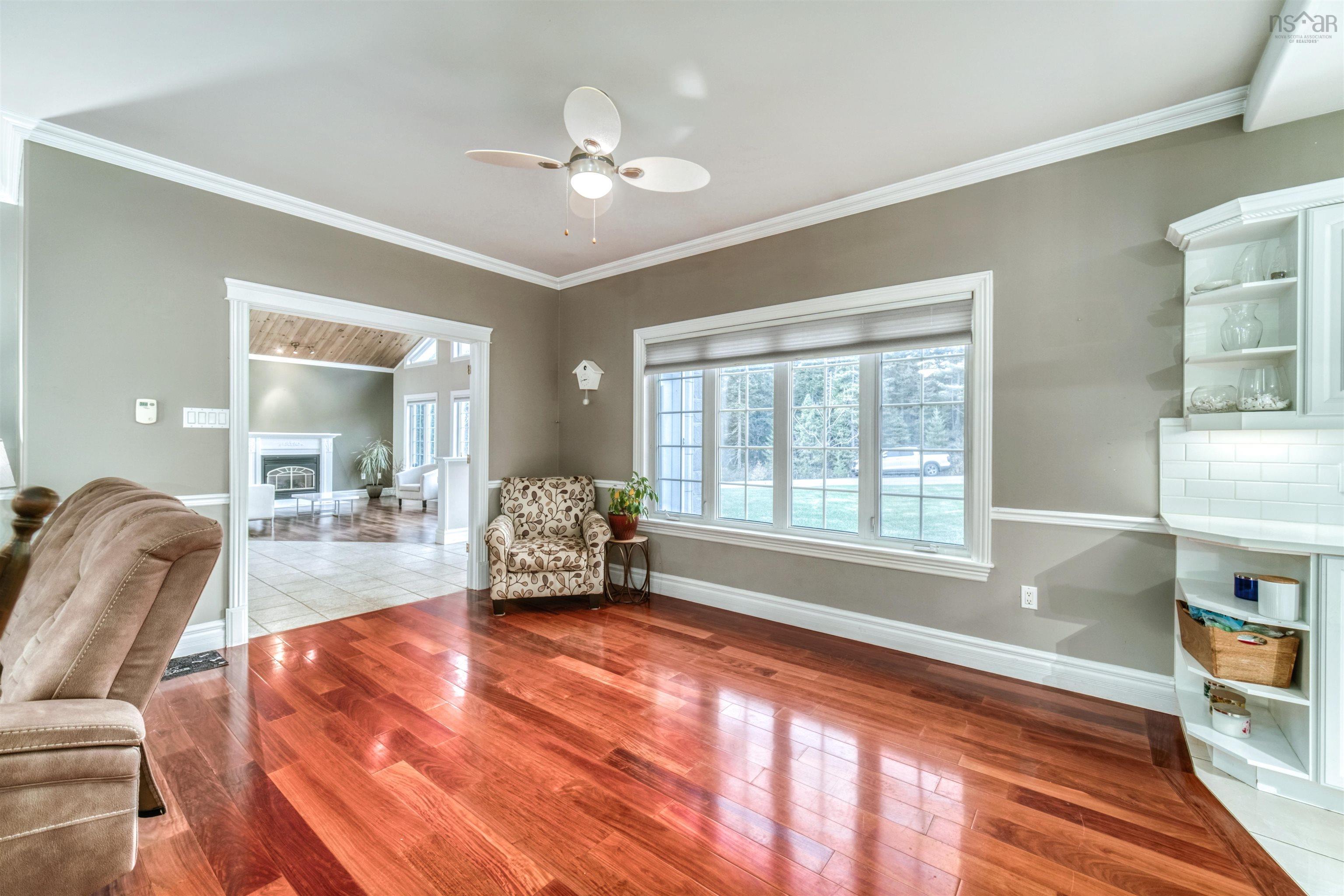 $869,000.00: 214 Lochmoor Lane, Forest Hills