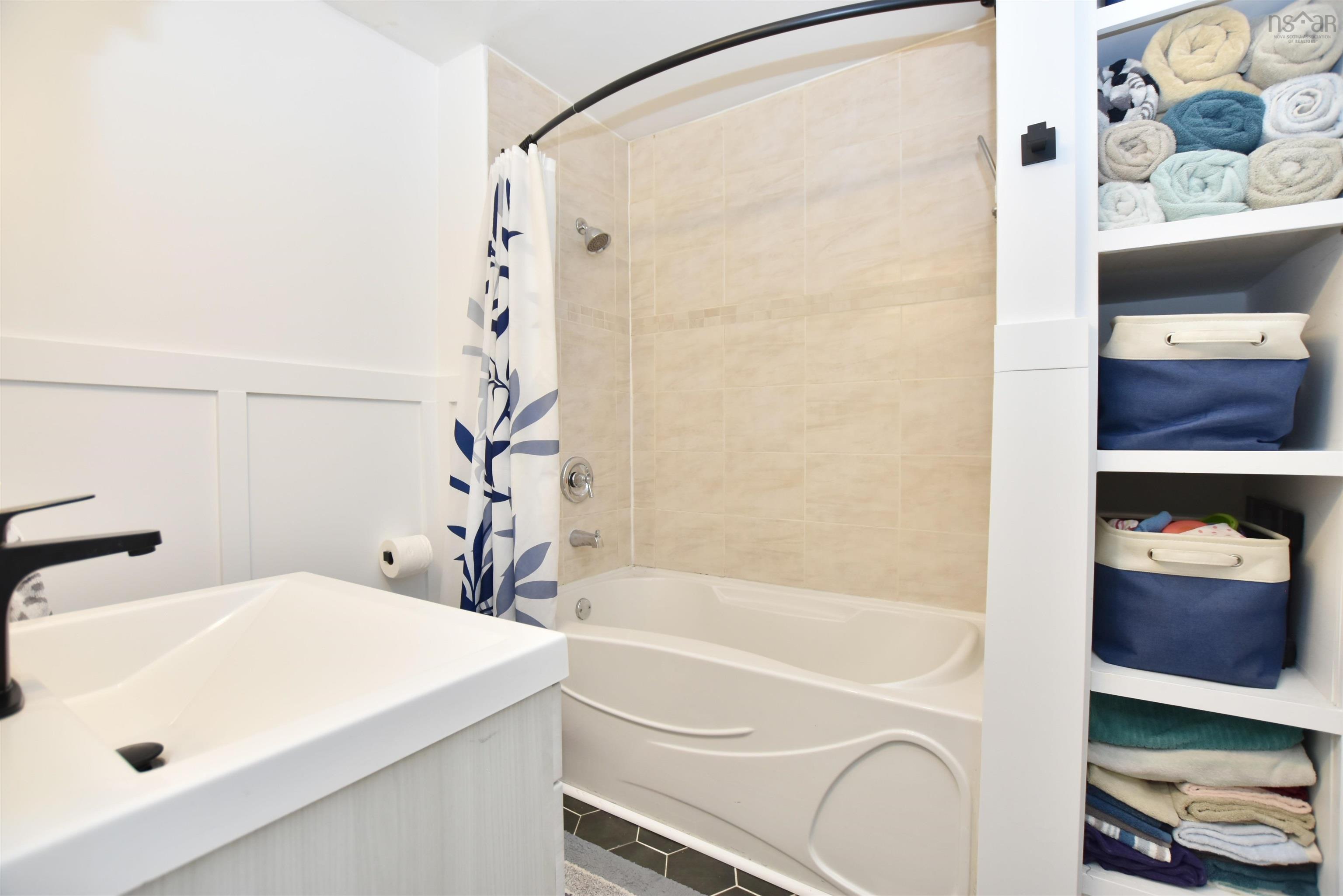 $529,900.00: 10 Lawson Avenue, Dartmouth