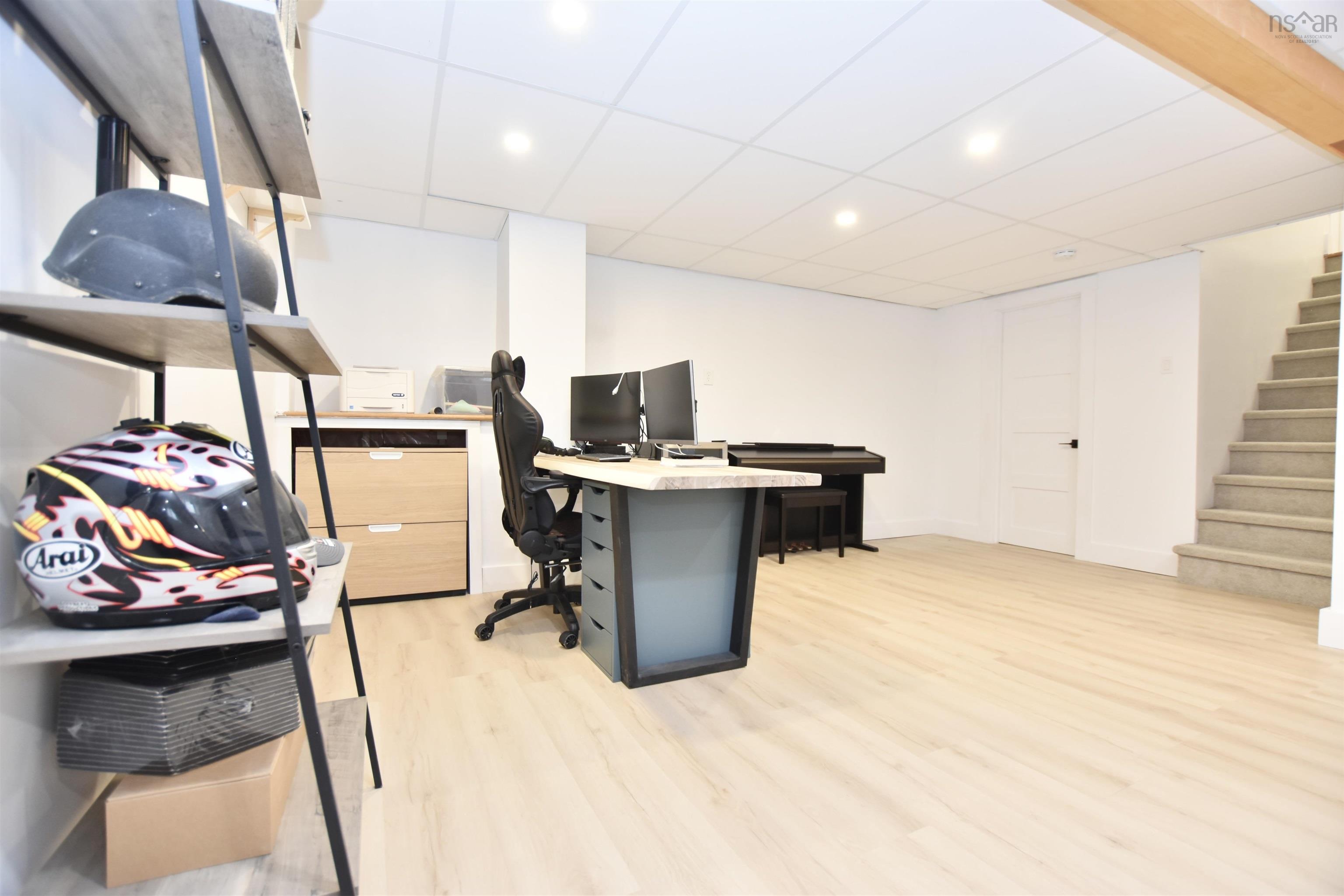 $529,900.00: 10 Lawson Avenue, Dartmouth