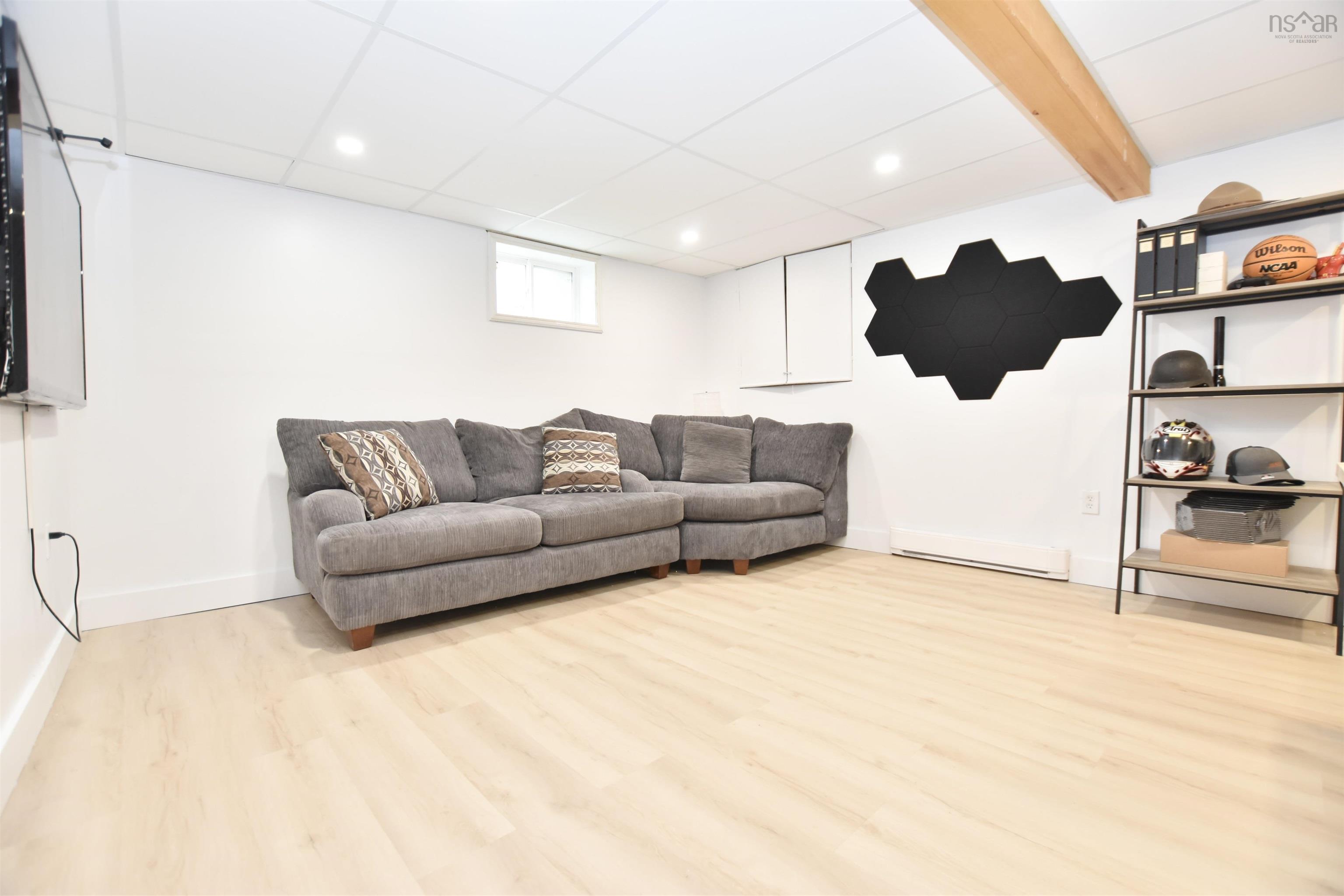 $529,900.00: 10 Lawson Avenue, Dartmouth