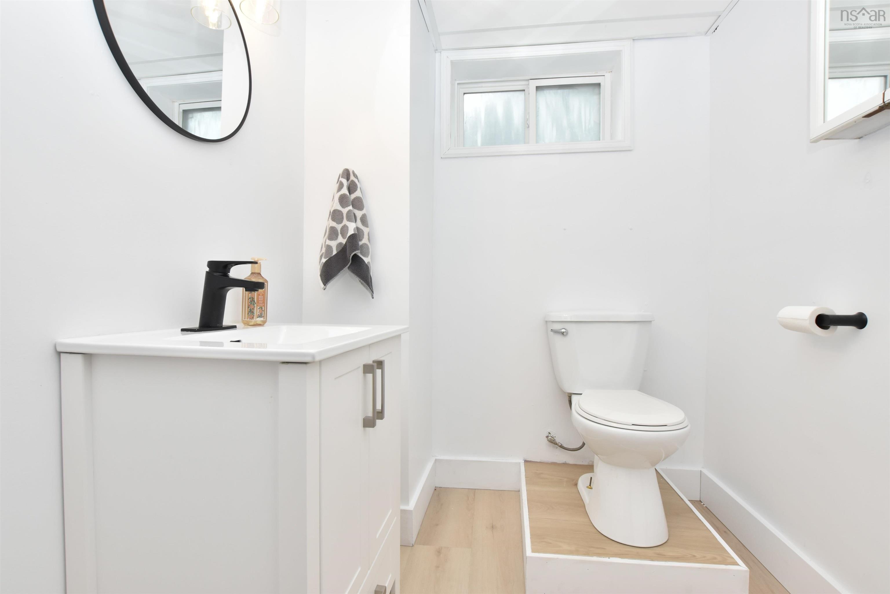 $529,900.00: 10 Lawson Avenue, Dartmouth