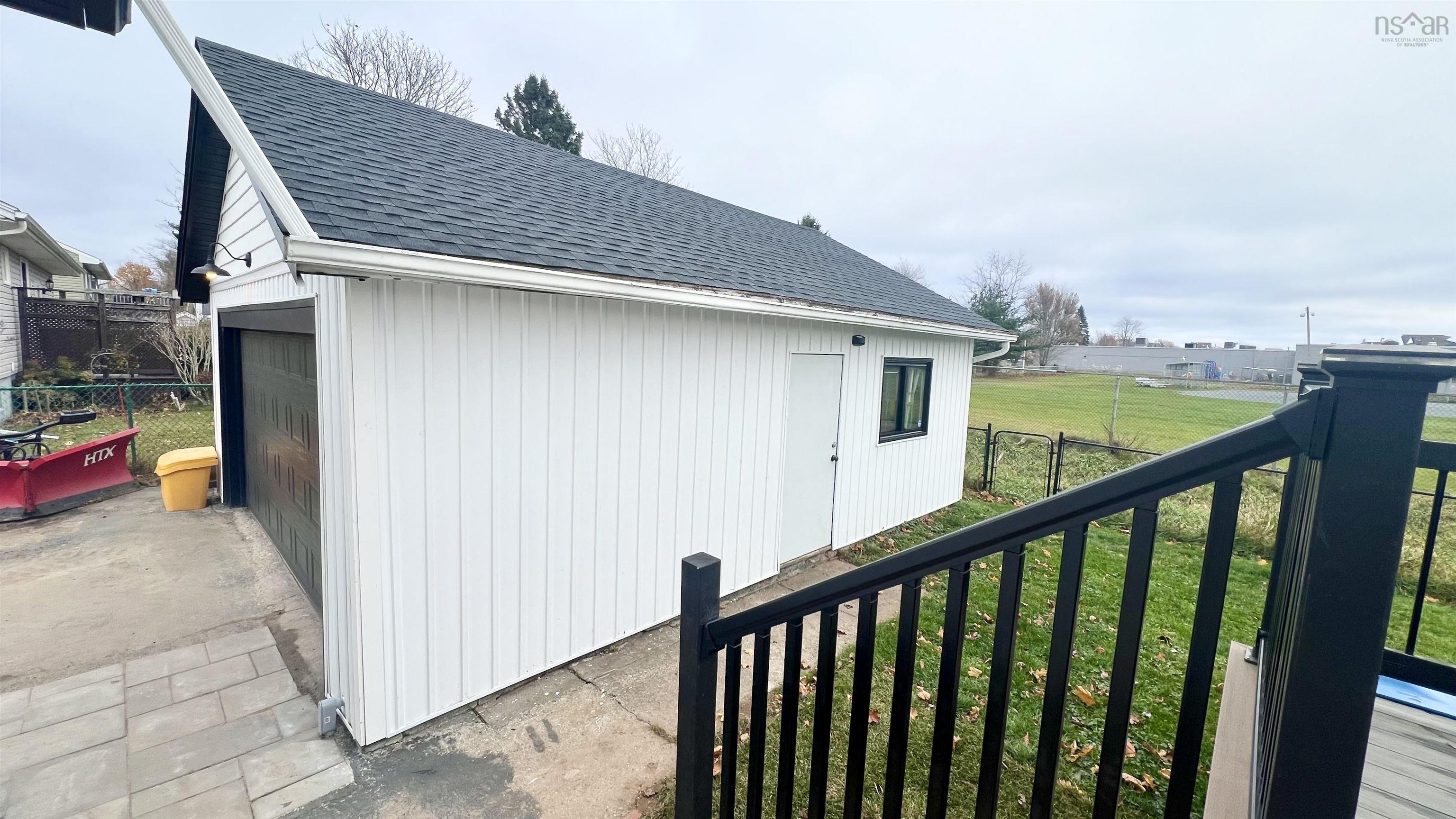 $529,900.00: 10 Lawson Avenue, Dartmouth