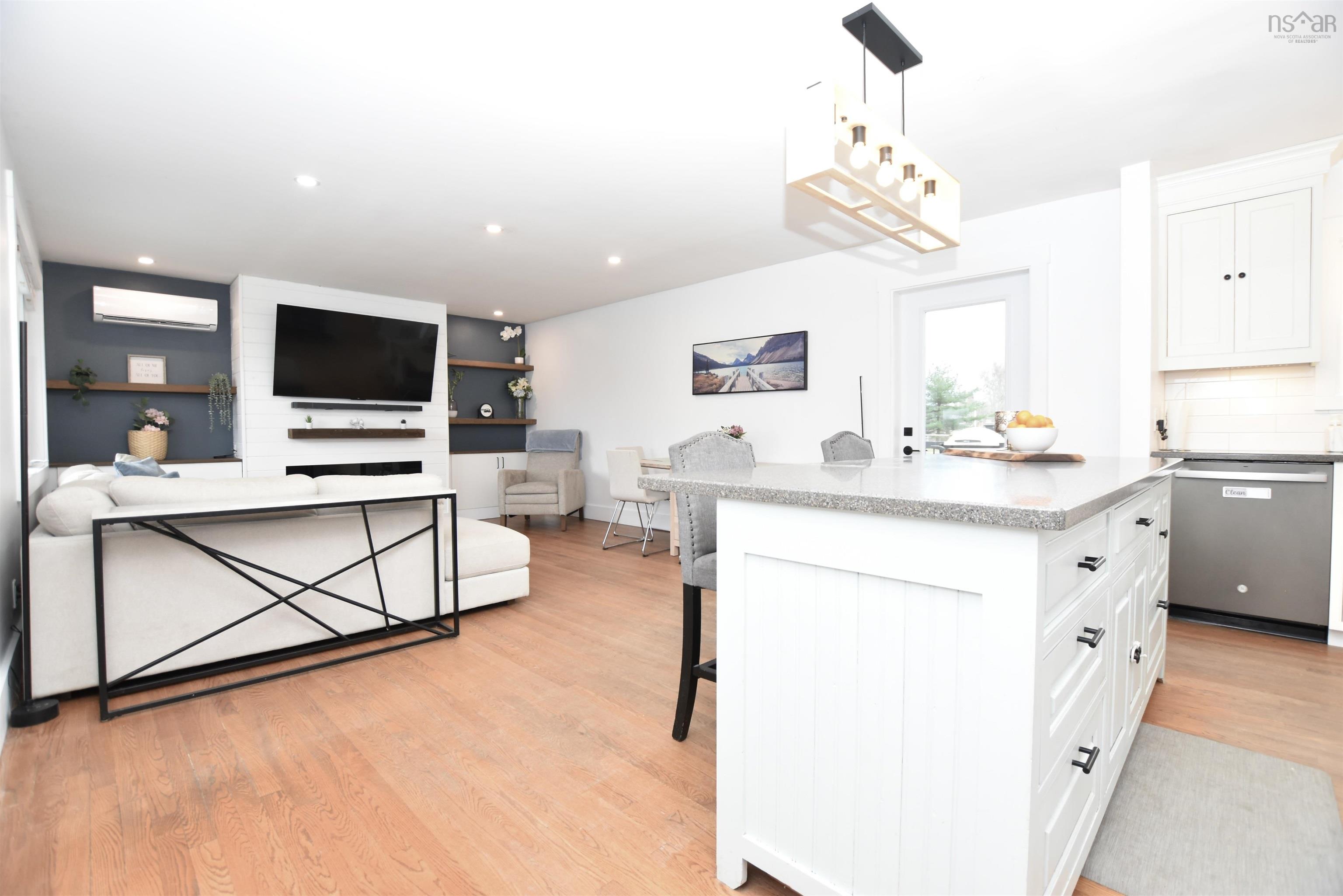 $529,900.00: 10 Lawson Avenue, Dartmouth