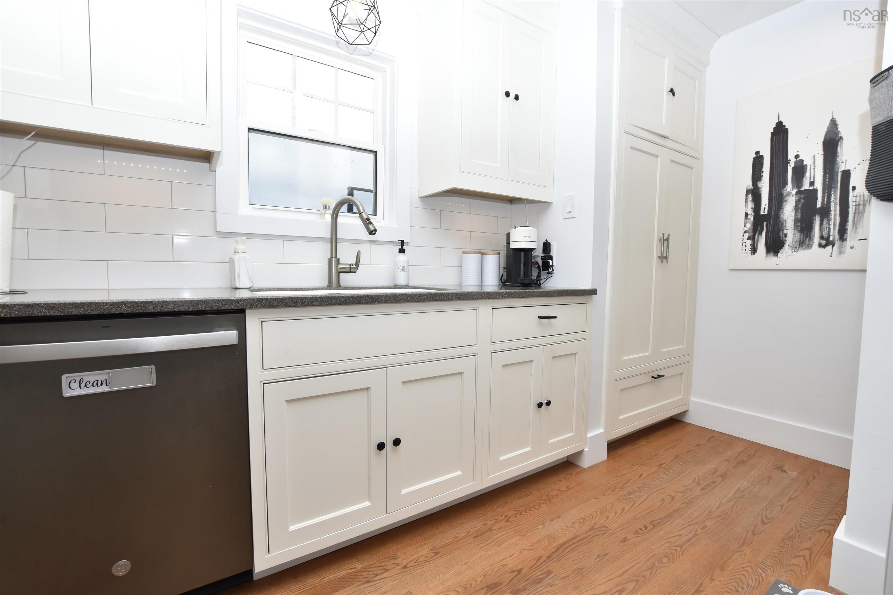 $529,900.00: 10 Lawson Avenue, Dartmouth