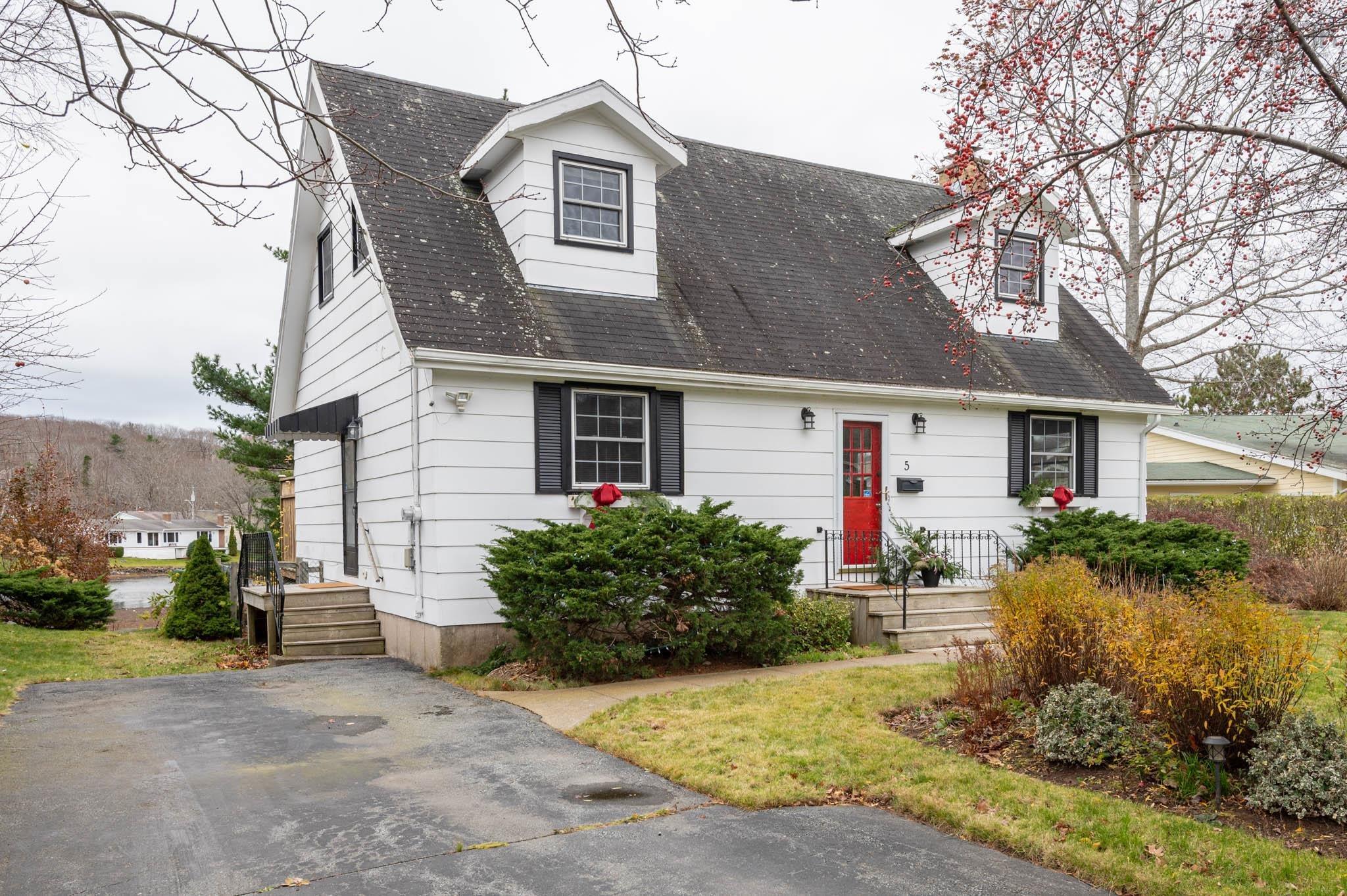 $749,000.00: 5 Wyndrock Drive, Halifax