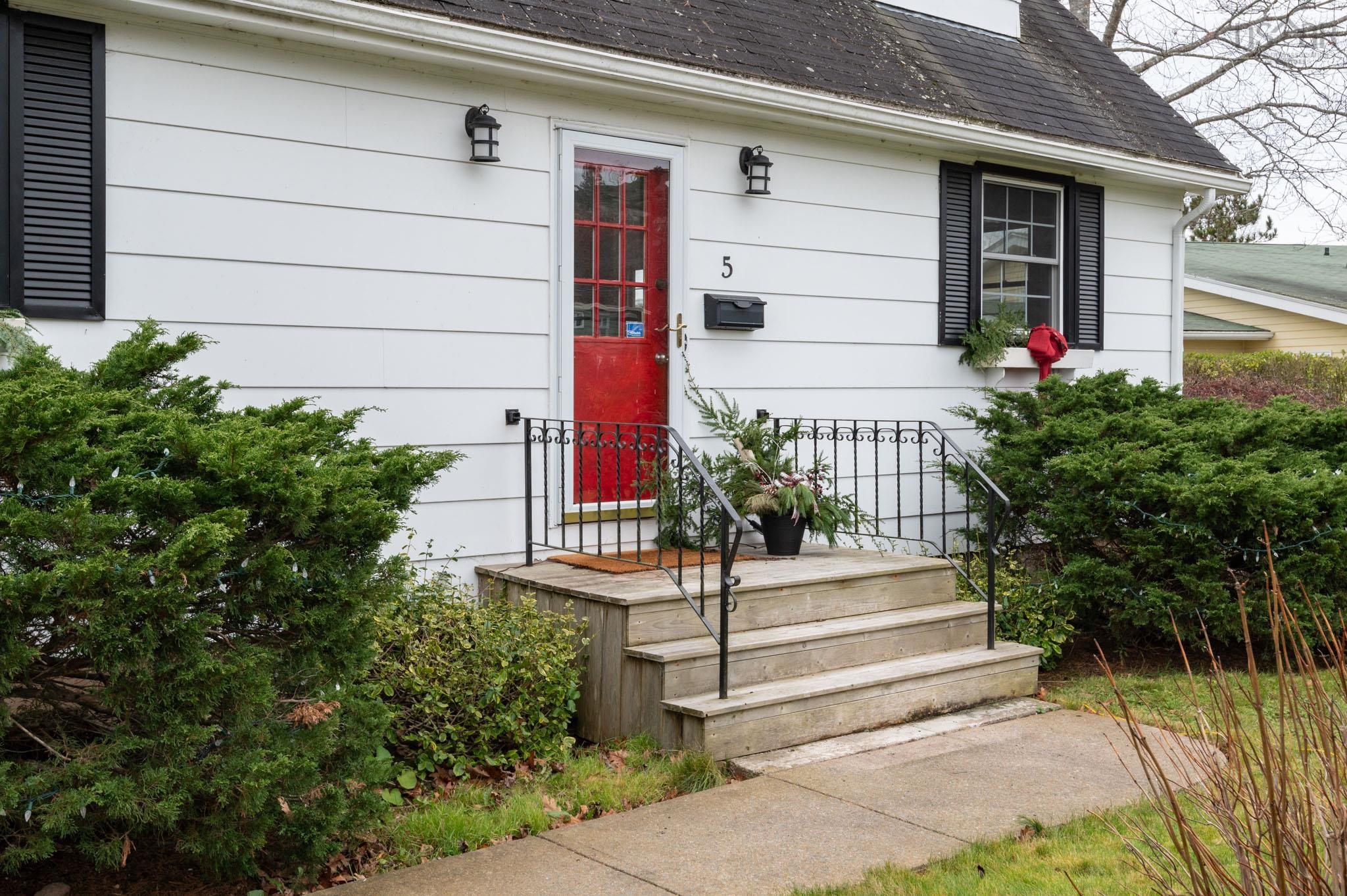 $749,000.00: 5 Wyndrock Drive, Halifax