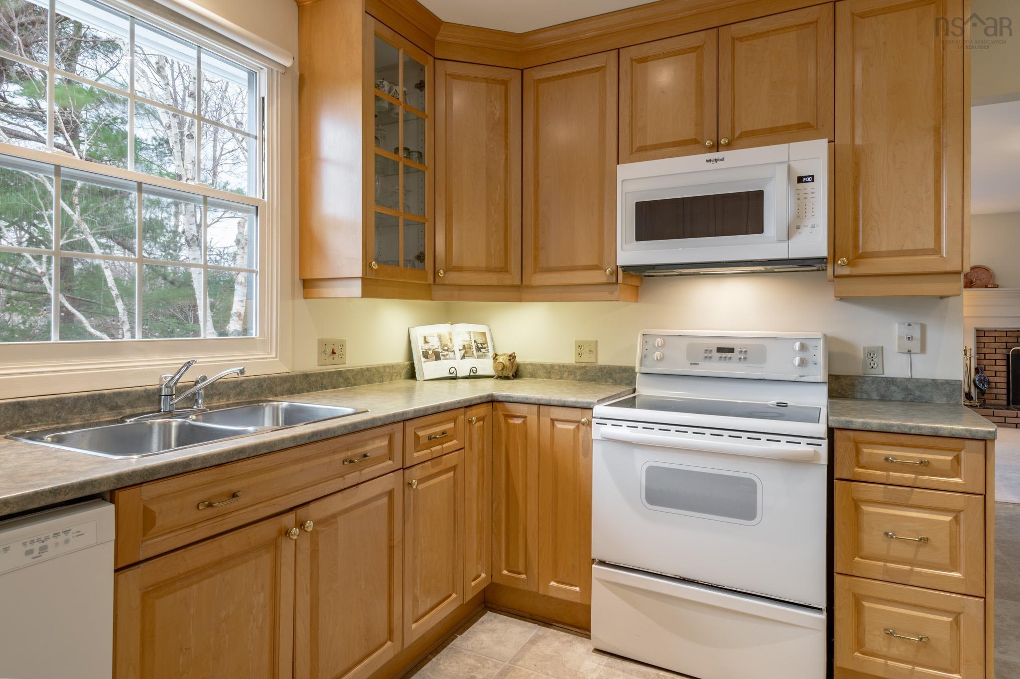 $749,000.00: 5 Wyndrock Drive, Halifax