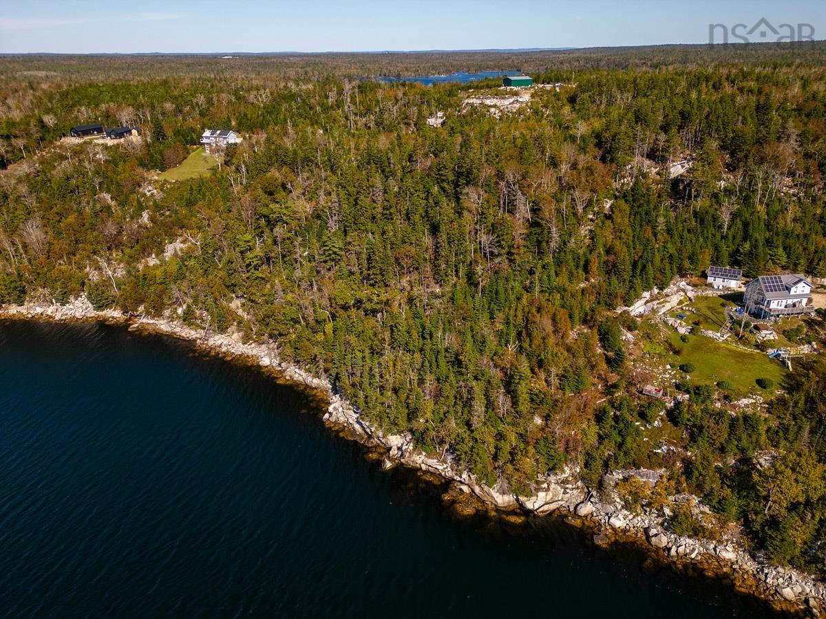 $1,690,000.00: 38 Deer Lane, Deep Cove