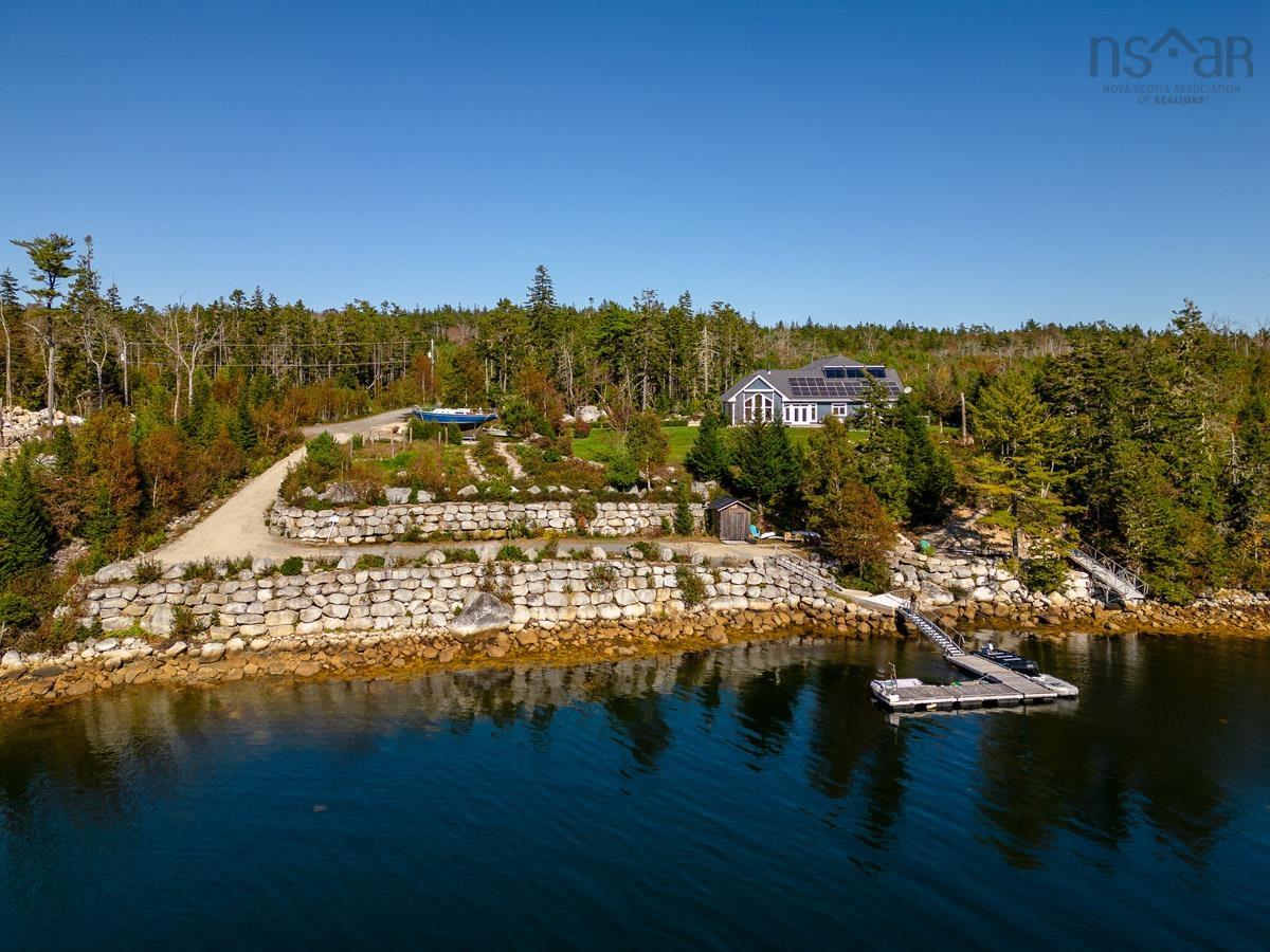 $1,690,000.00: 38 Deer Lane, Deep Cove
