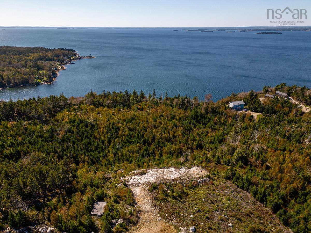 $1,690,000.00: 38 Deer Lane, Deep Cove