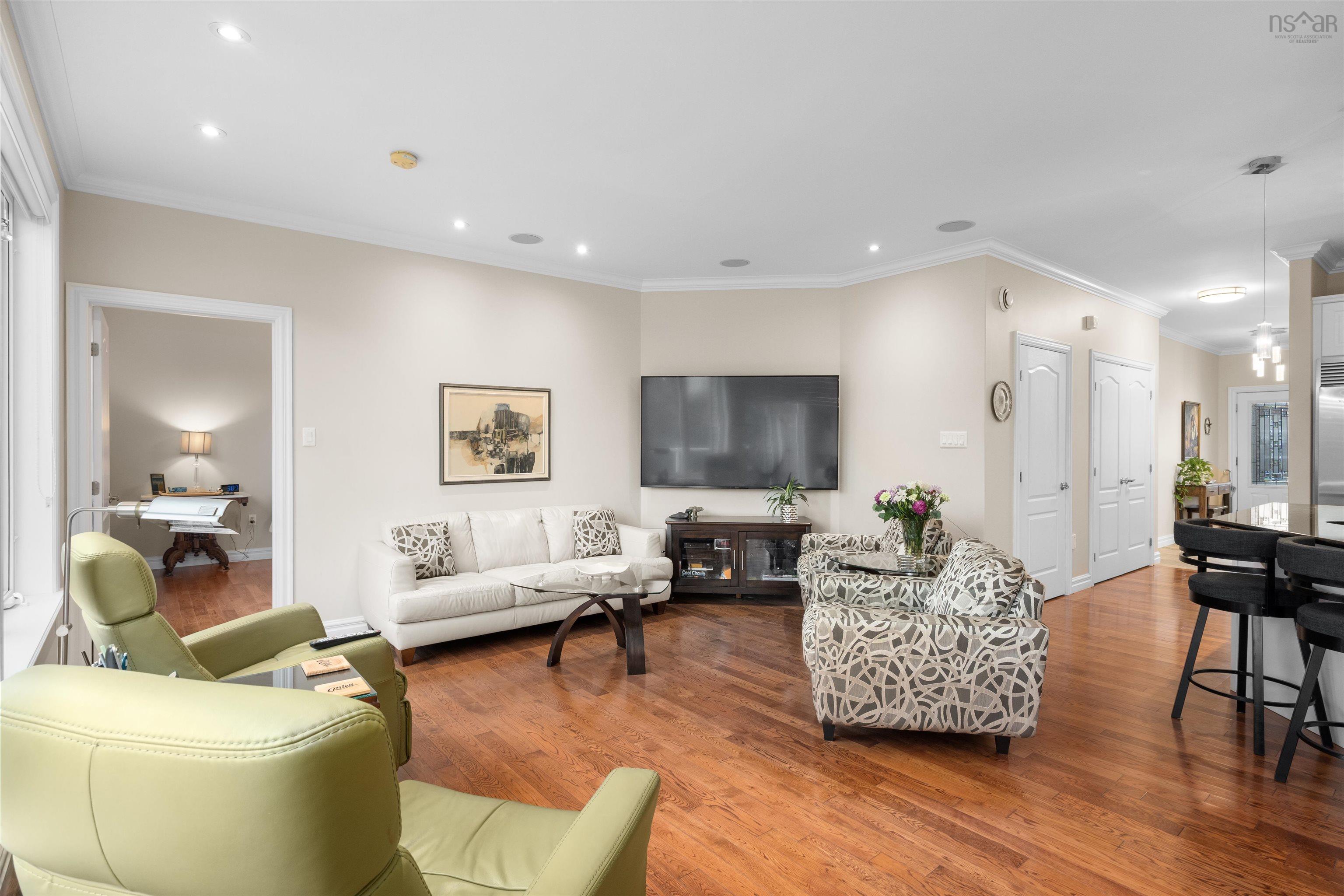 $925,000.00: 46 Sedgewick Place, Bedford South