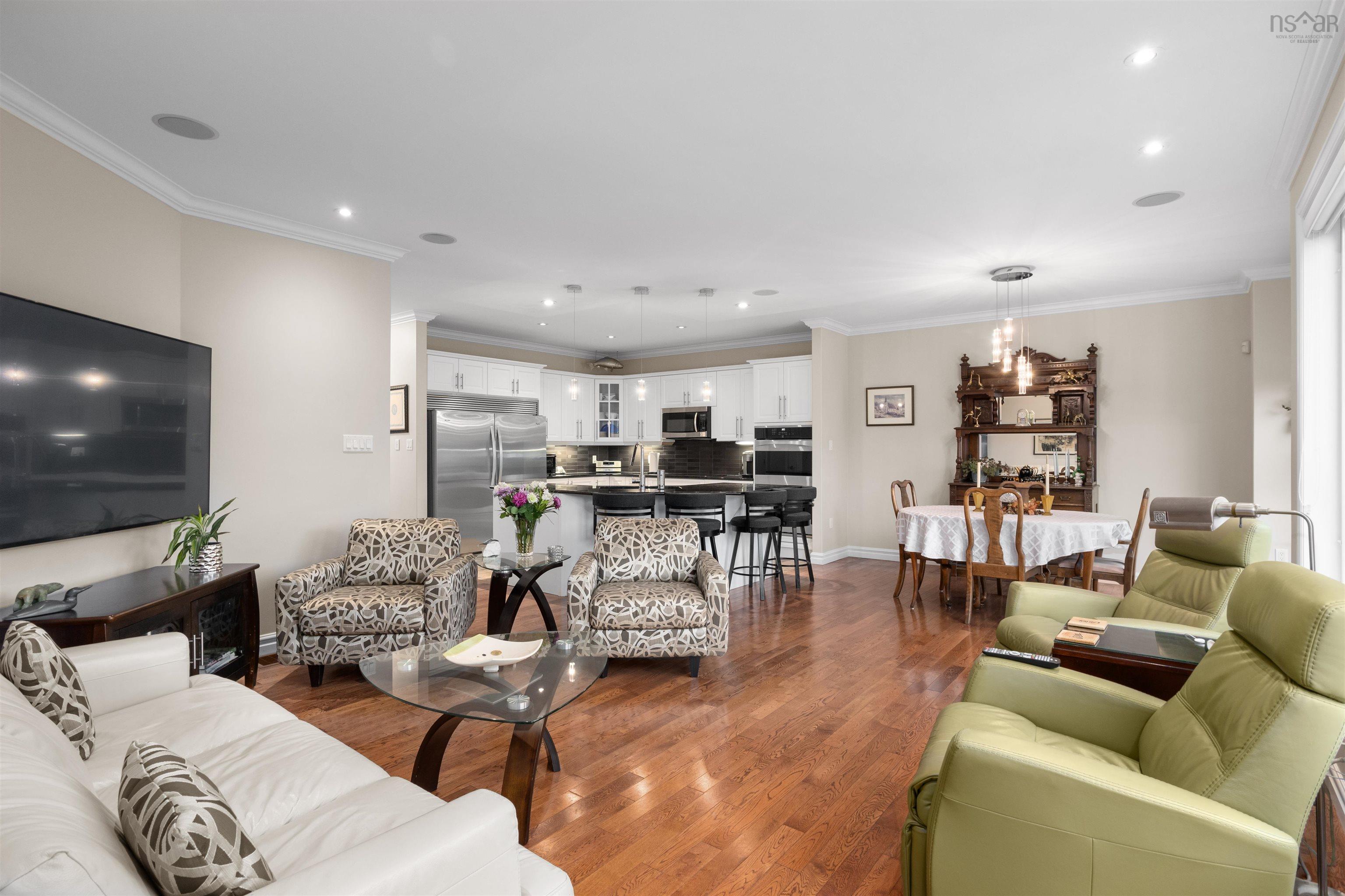 $925,000.00: 46 Sedgewick Place, Bedford South