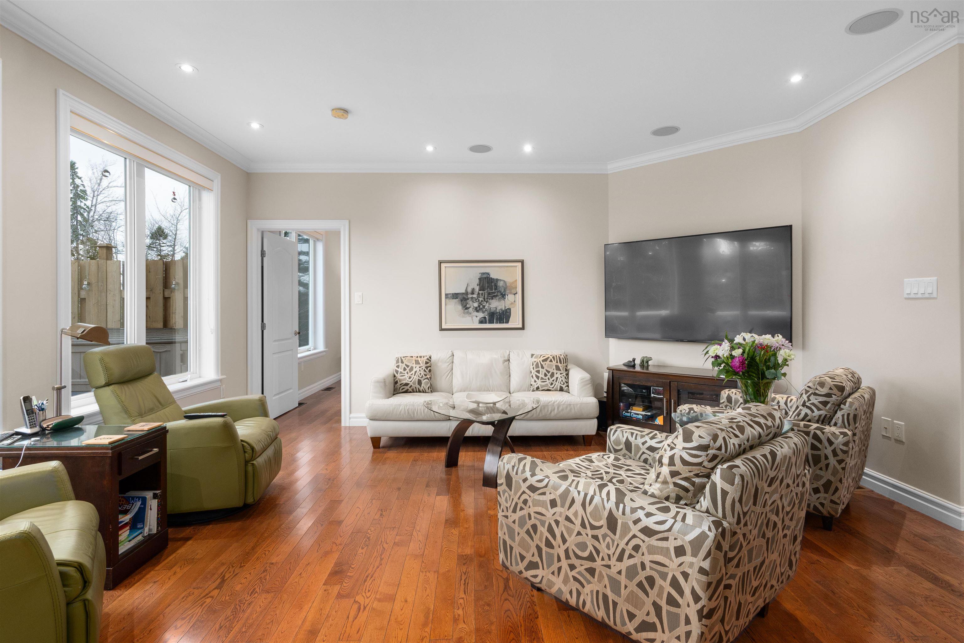 $925,000.00: 46 Sedgewick Place, Bedford South
