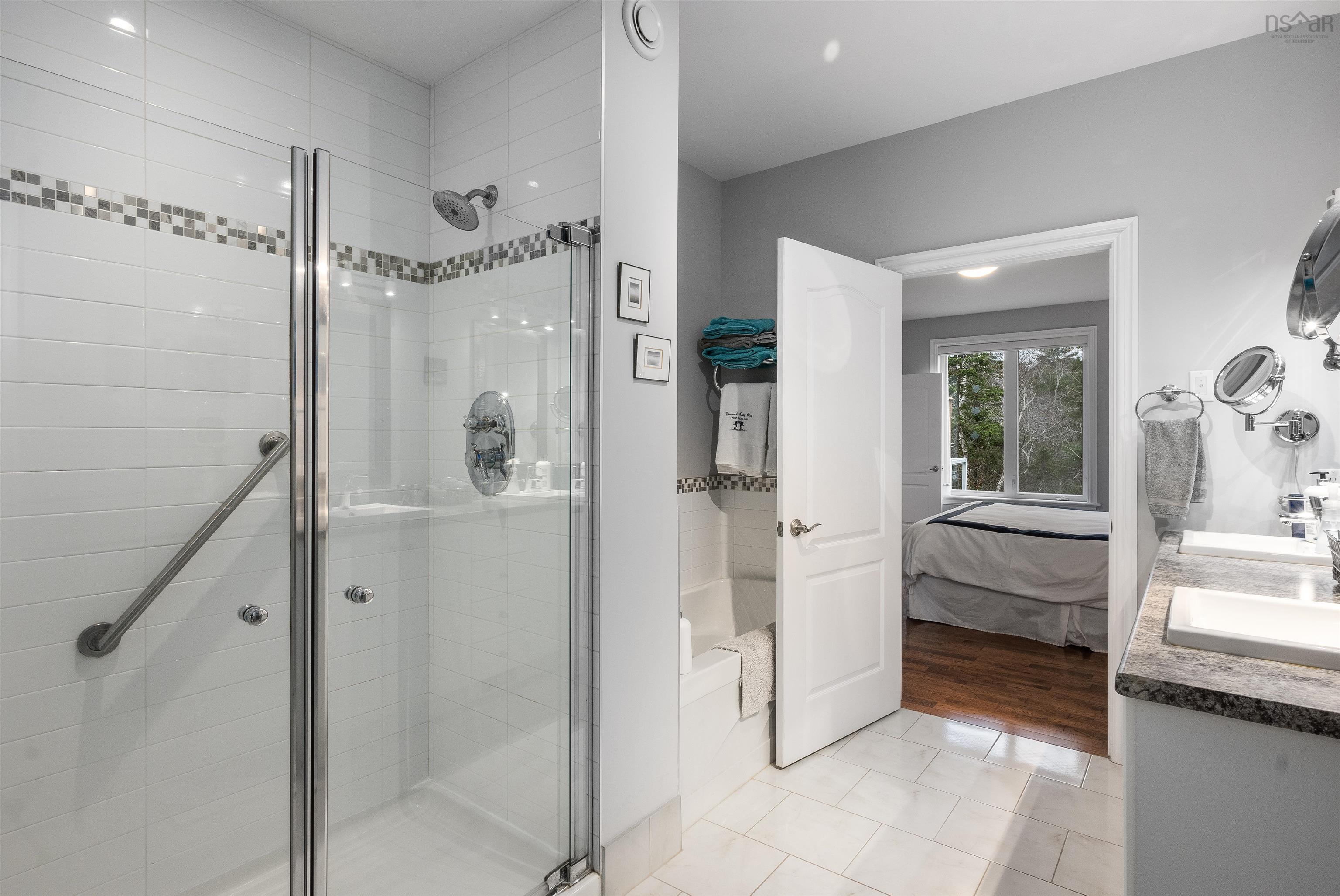 $925,000.00: 46 Sedgewick Place, Bedford South