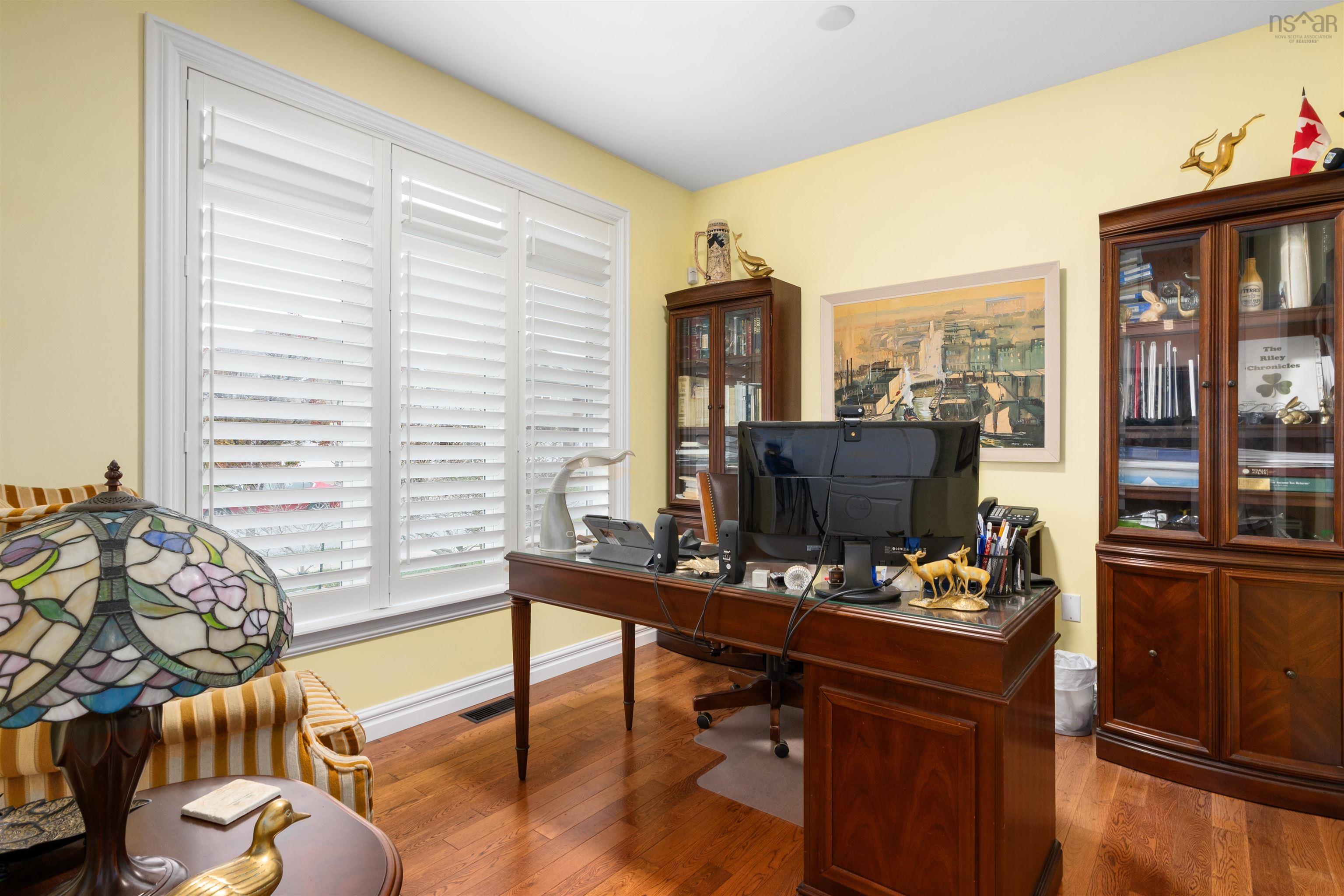 $925,000.00: 46 Sedgewick Place, Bedford South