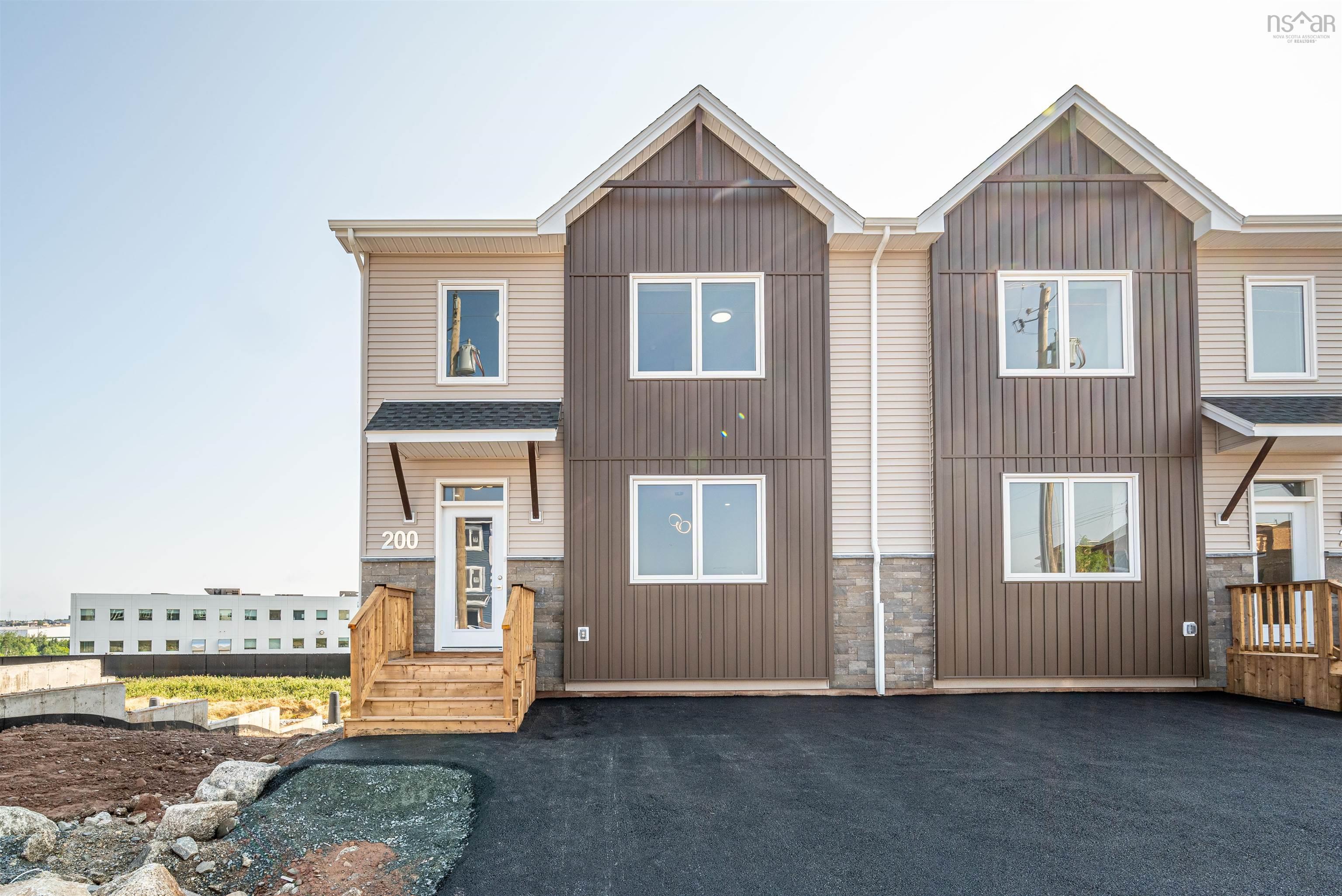 $679,000.00: 202 Higgins Avenue, Beechville