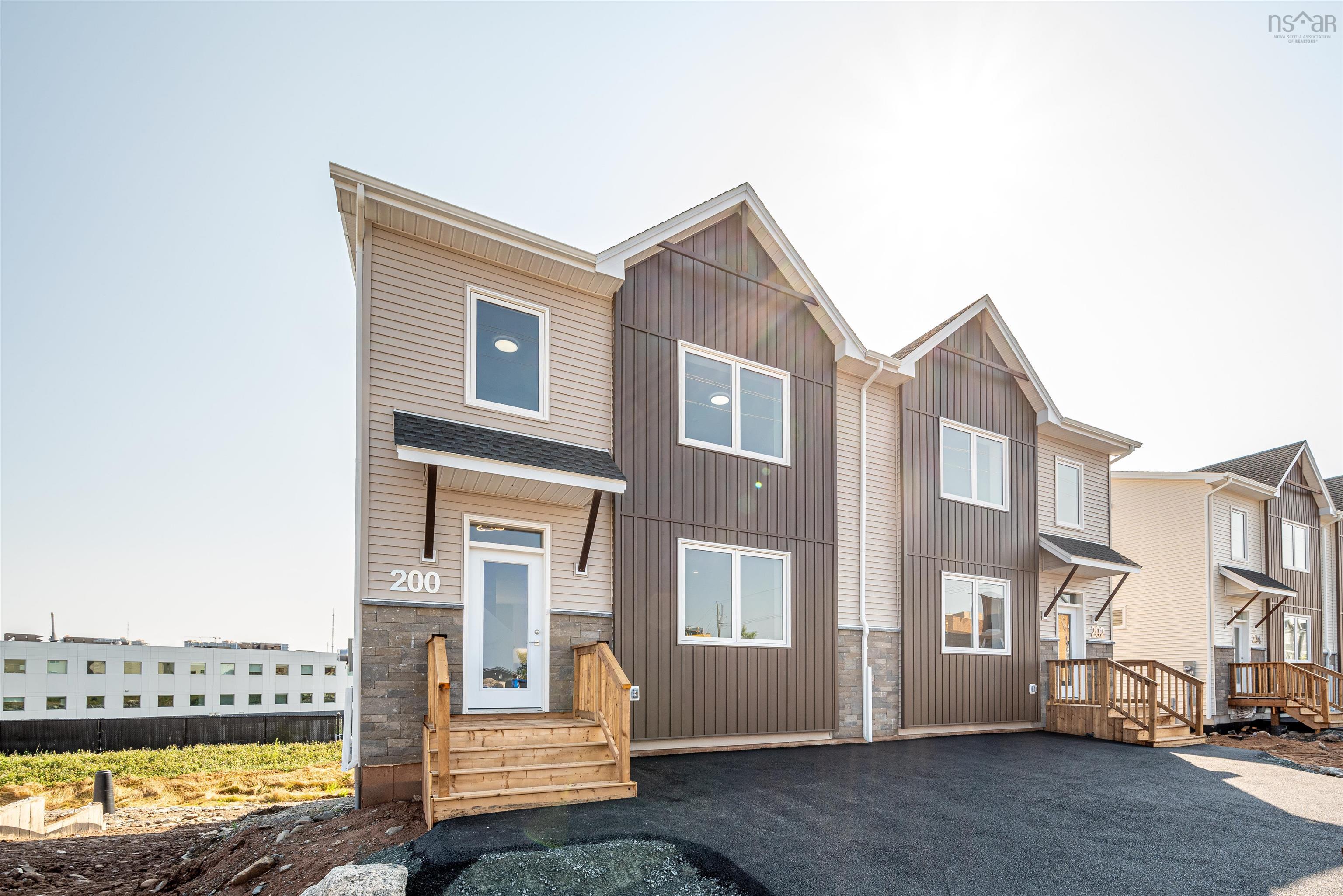 $679,000.00: 202 Higgins Avenue, Beechville