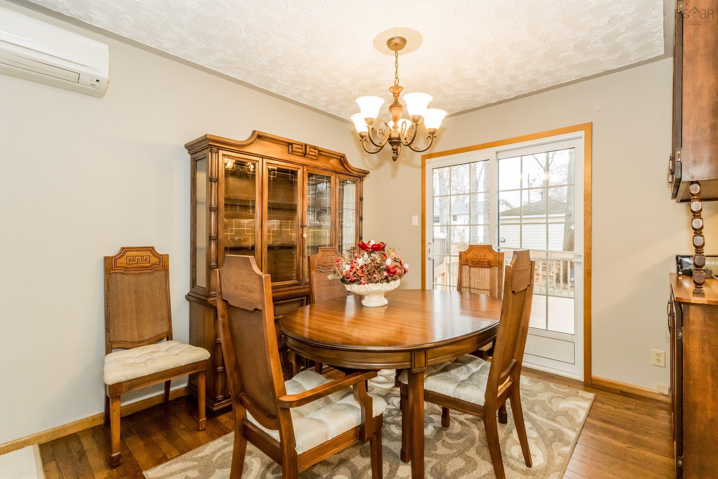 $325,000.00: 884 Dalmation Drive, Greenwood