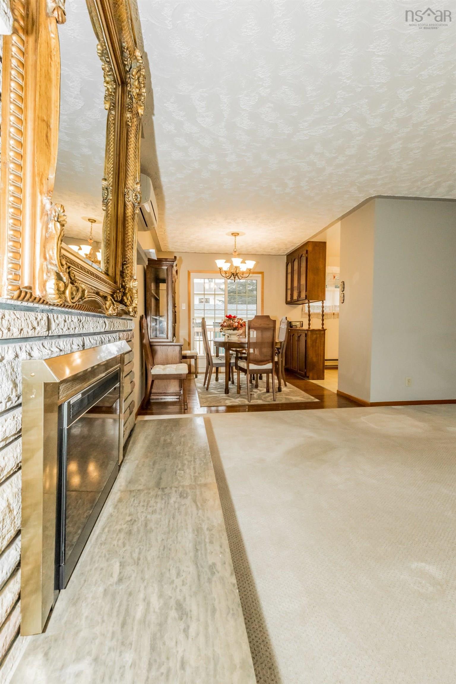 $325,000.00: 884 Dalmation Drive, Greenwood