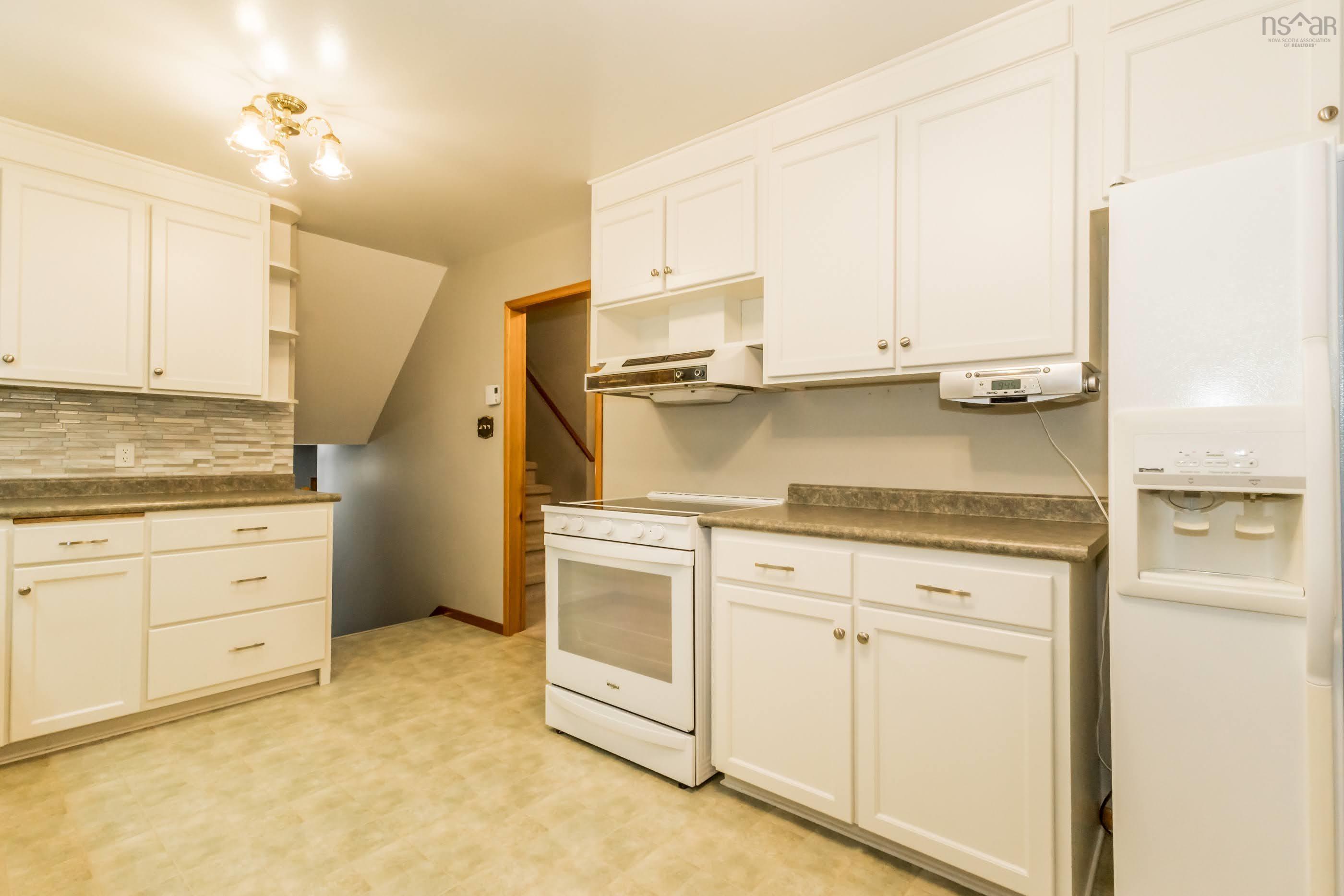 $325,000.00: 884 Dalmation Drive, Greenwood