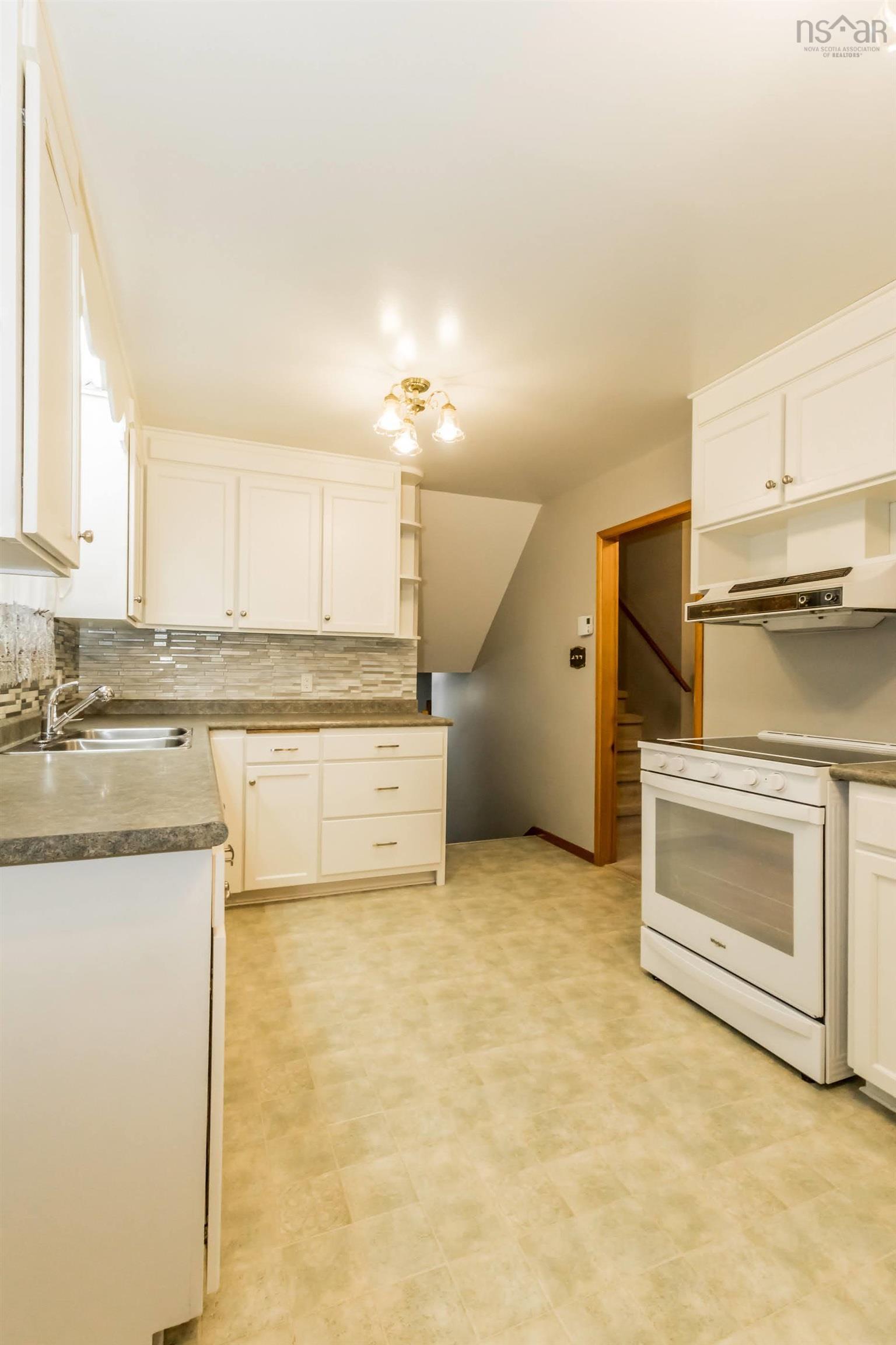 $325,000.00: 884 Dalmation Drive, Greenwood