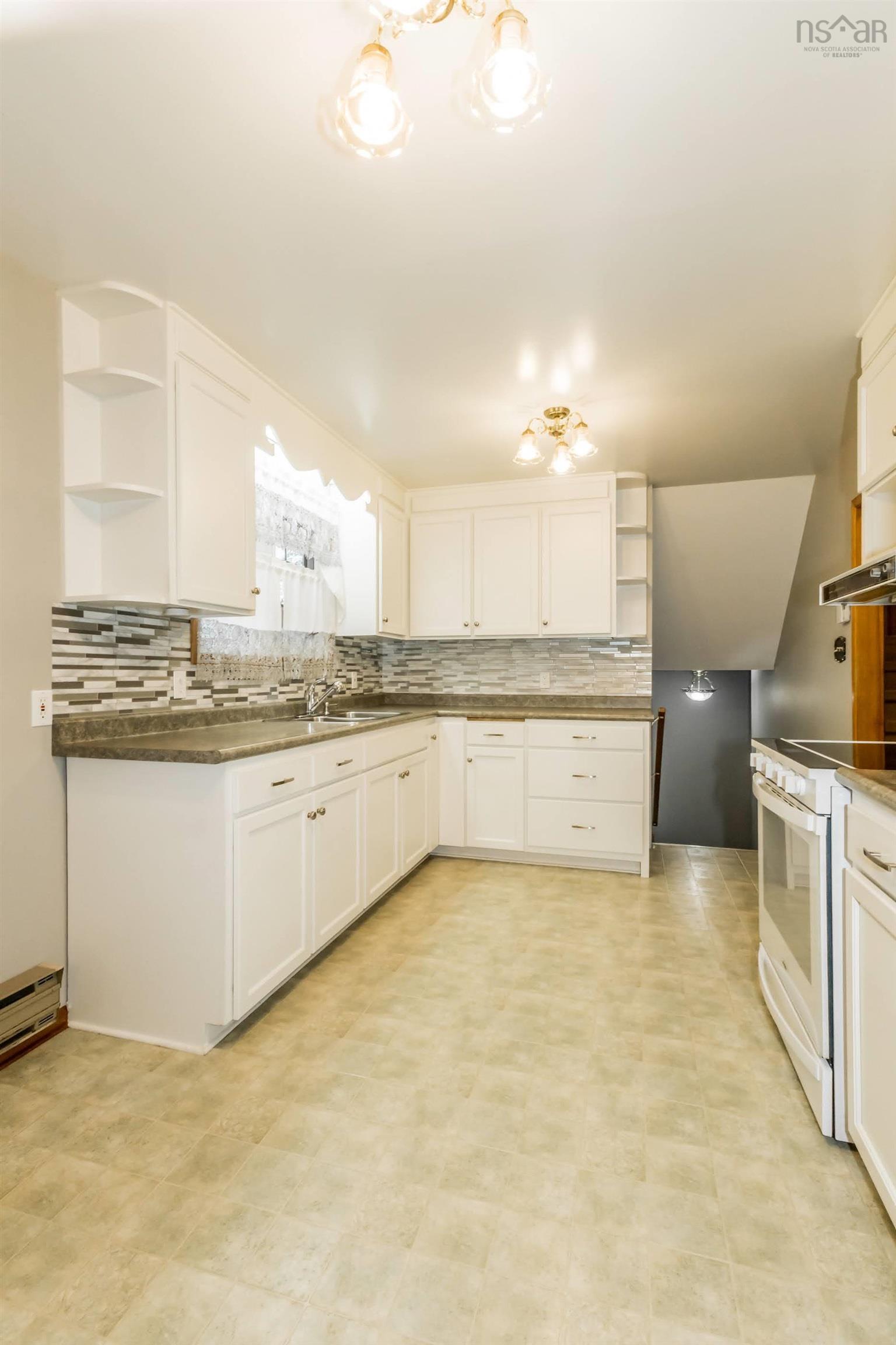 $325,000.00: 884 Dalmation Drive, Greenwood
