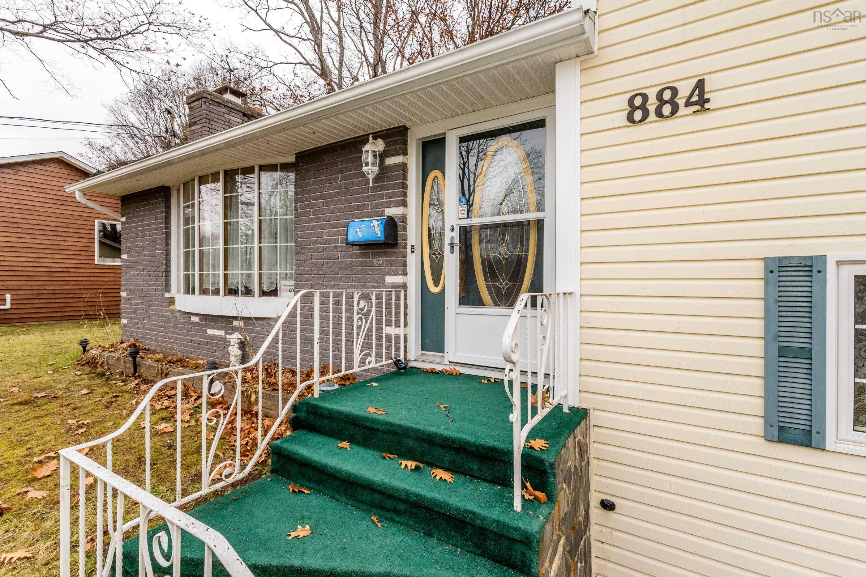 $325,000.00: 884 Dalmation Drive, Greenwood