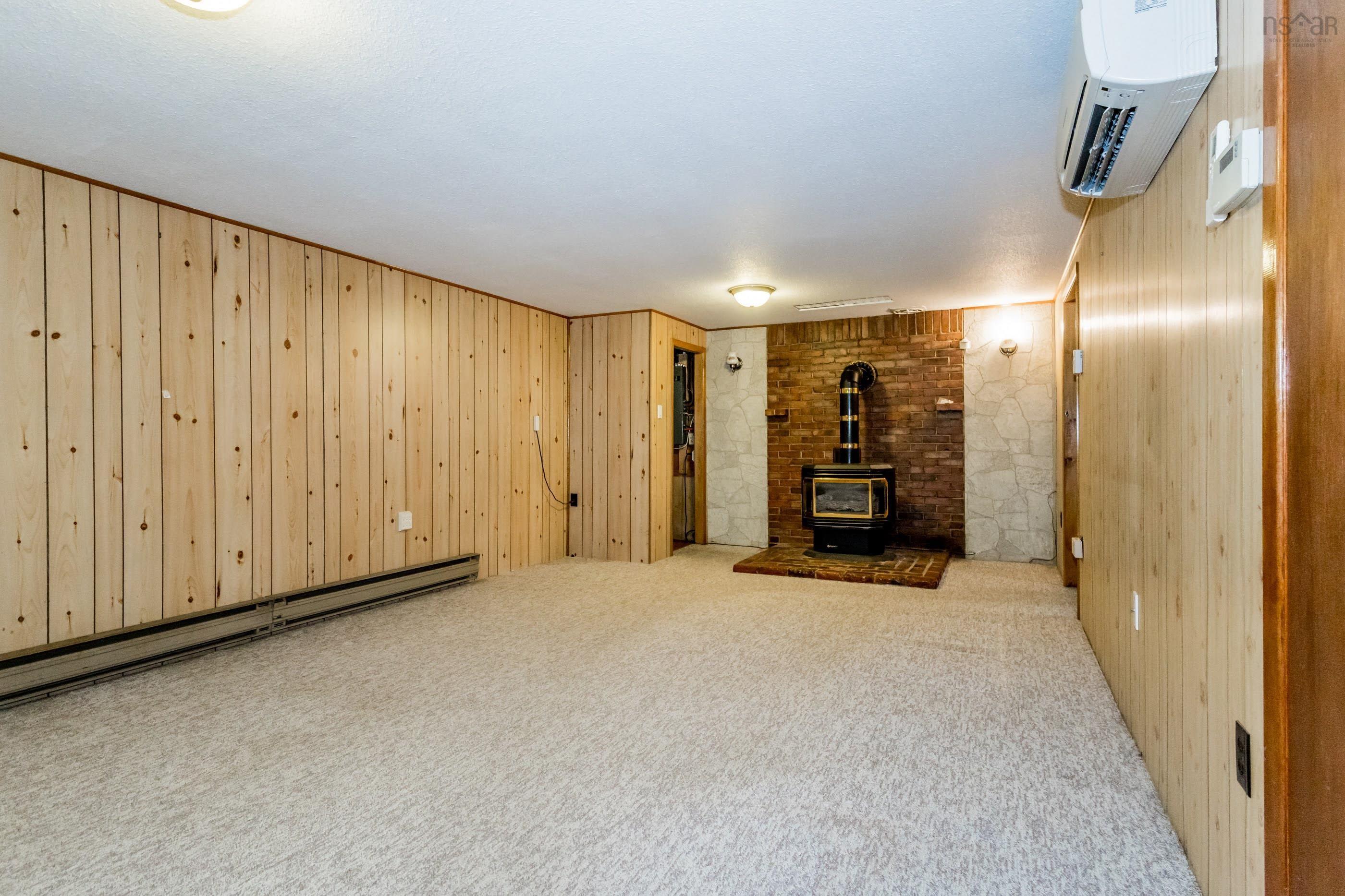 $325,000.00: 884 Dalmation Drive, Greenwood