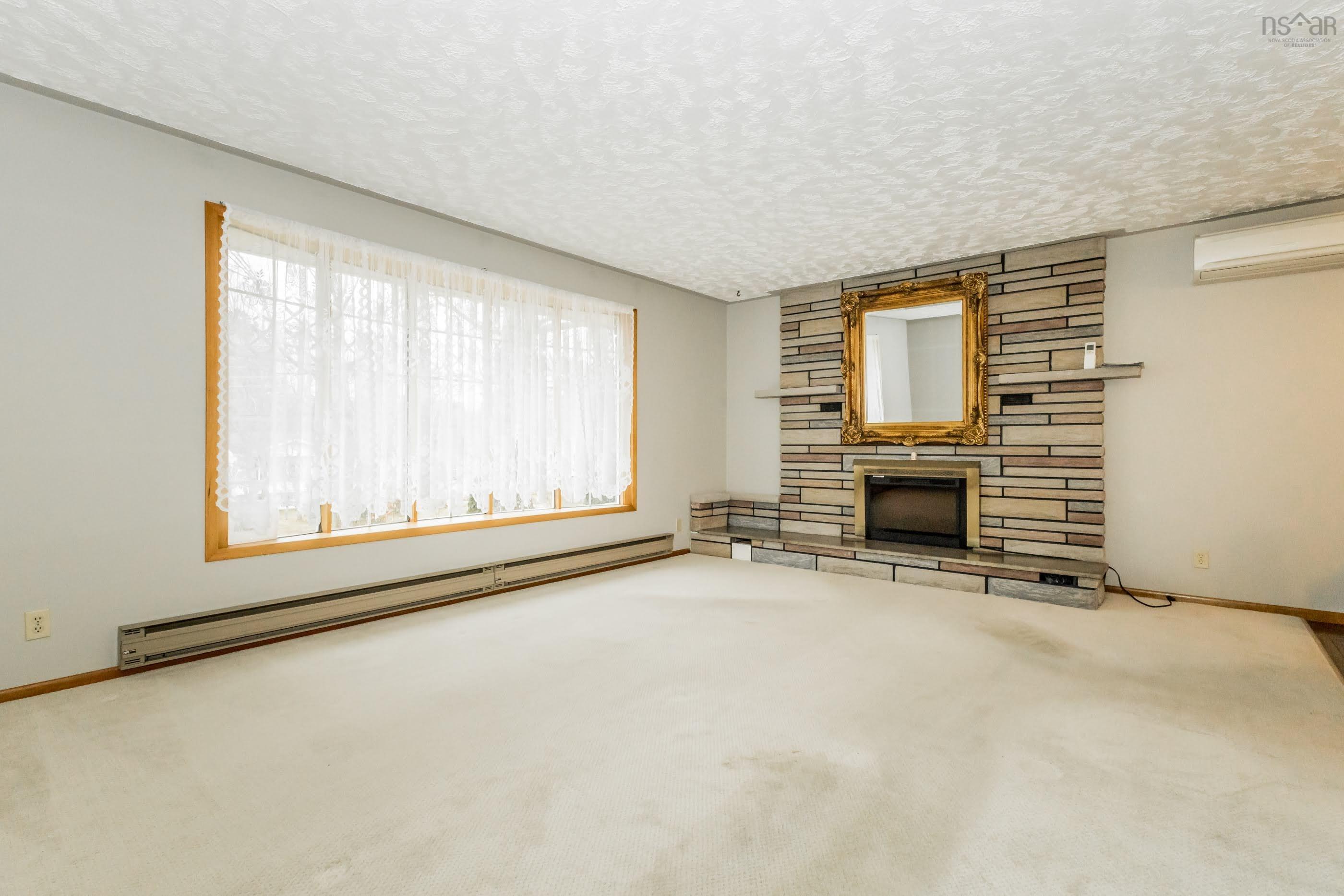 $325,000.00: 884 Dalmation Drive, Greenwood