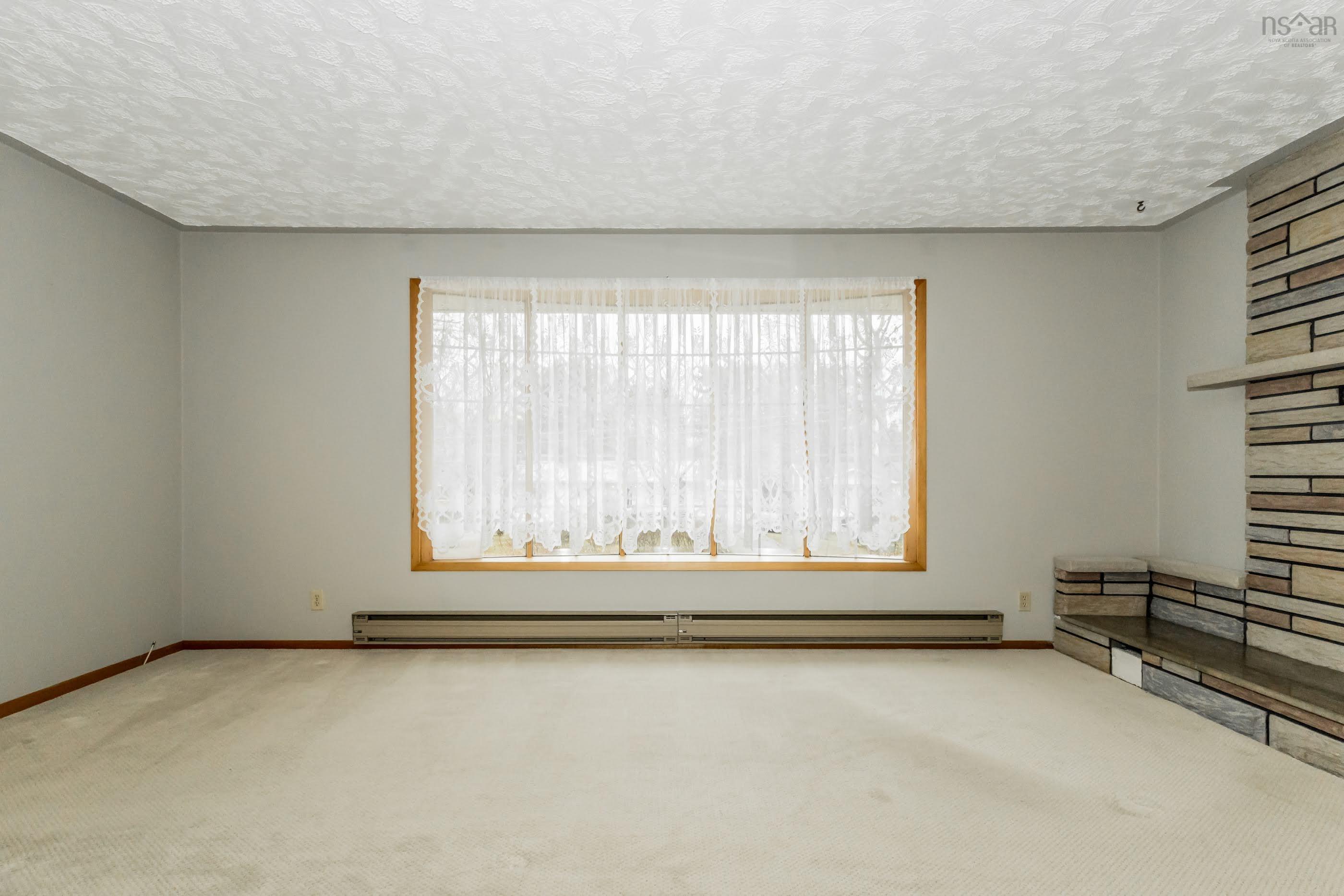 $325,000.00: 884 Dalmation Drive, Greenwood