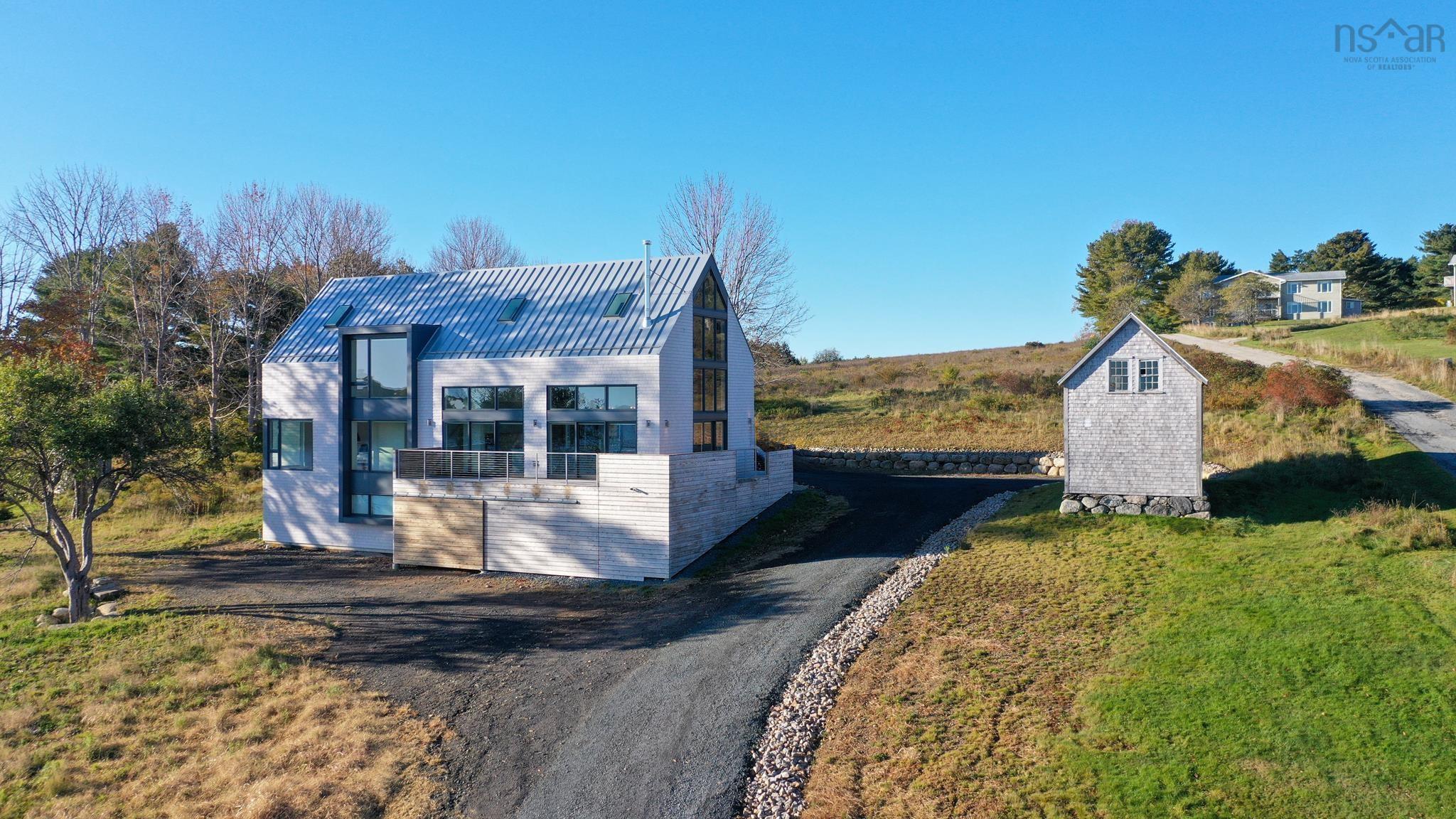 $2,595,000.00: 9292 Highway 3, Maders Cove