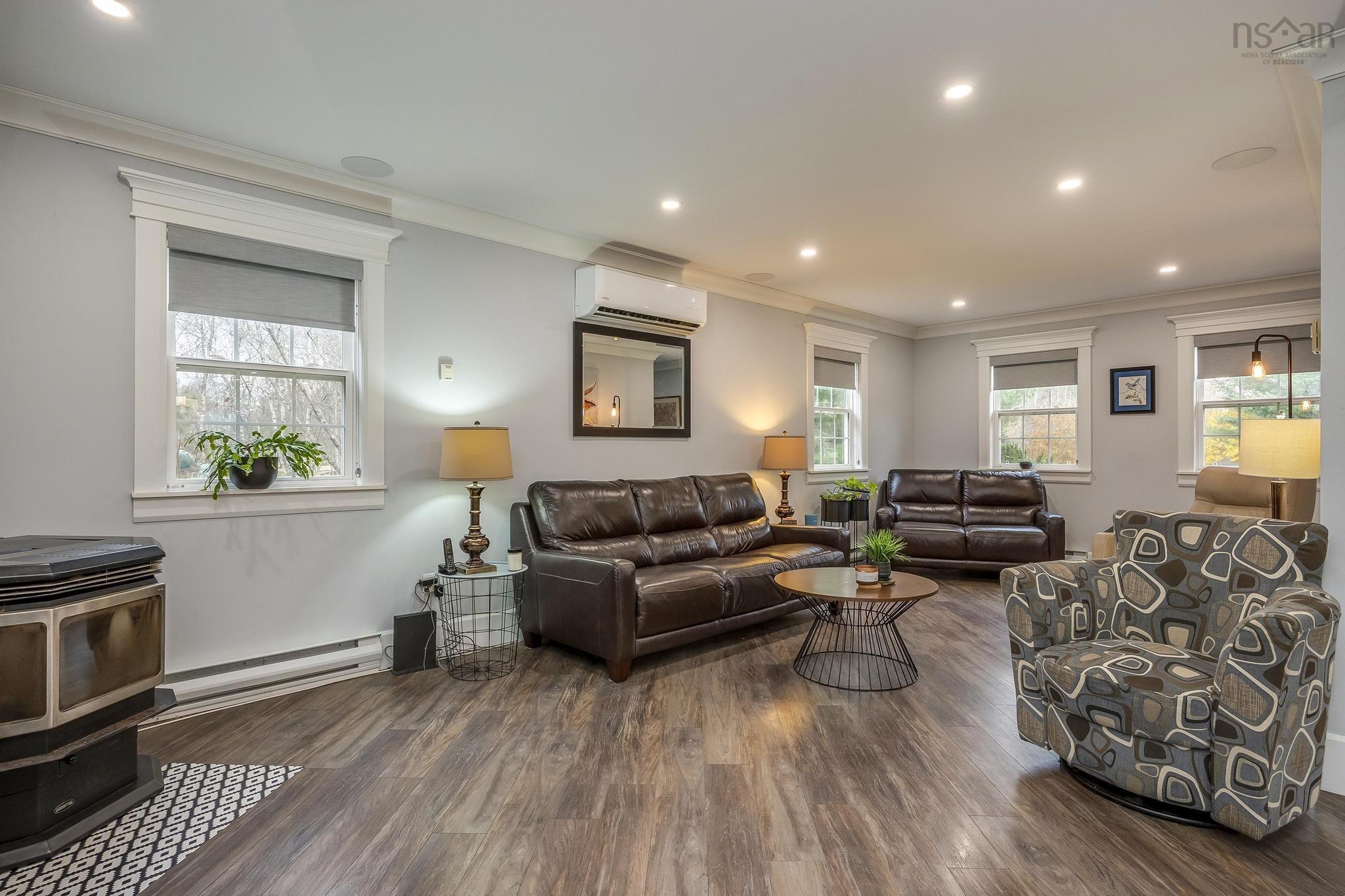 $559,900.00: 45 Murray Street, Brooklyn Corner