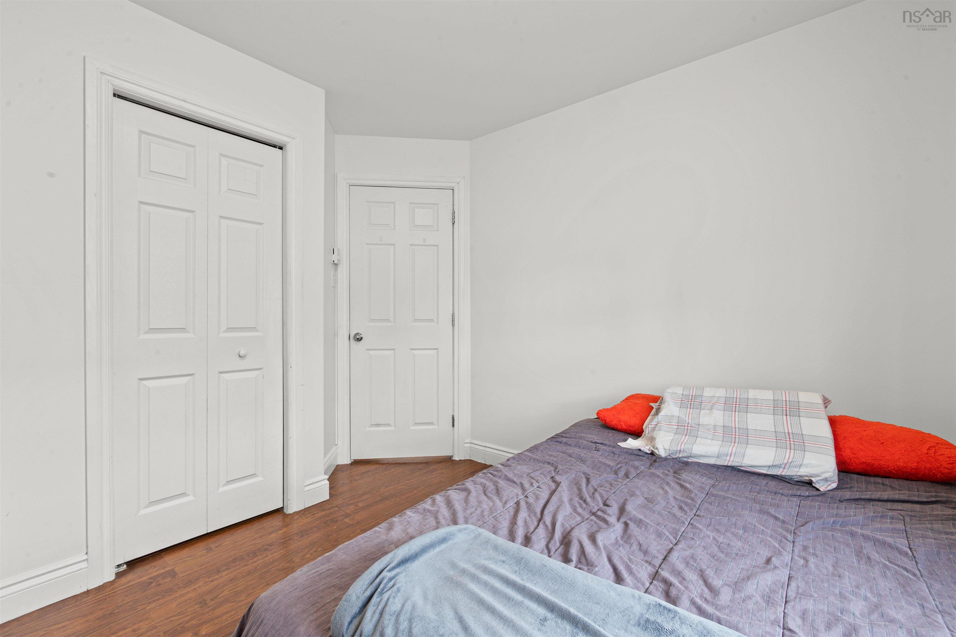 $399,900.00: 43 Lovell Lane, Halifax