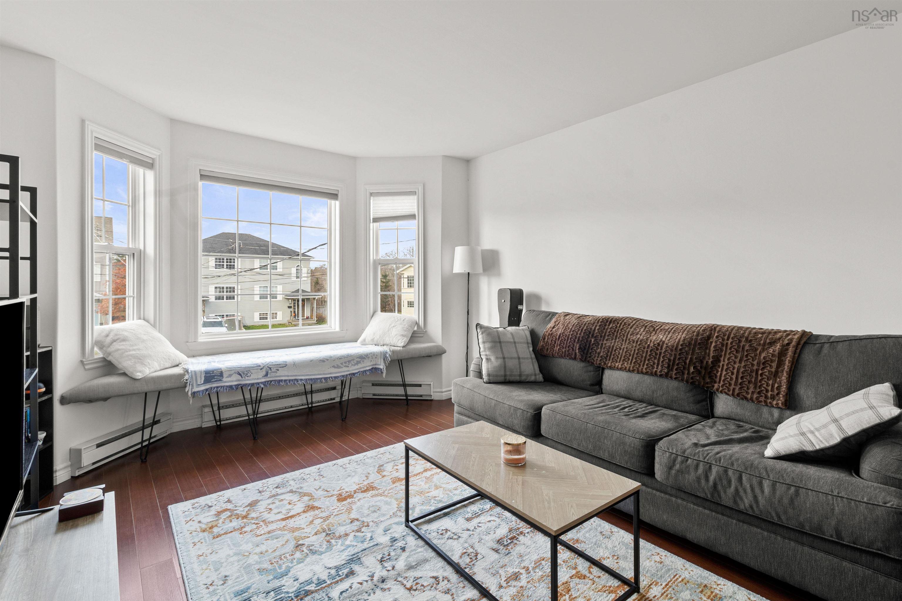 $399,900.00: 43 Lovell Lane, Halifax