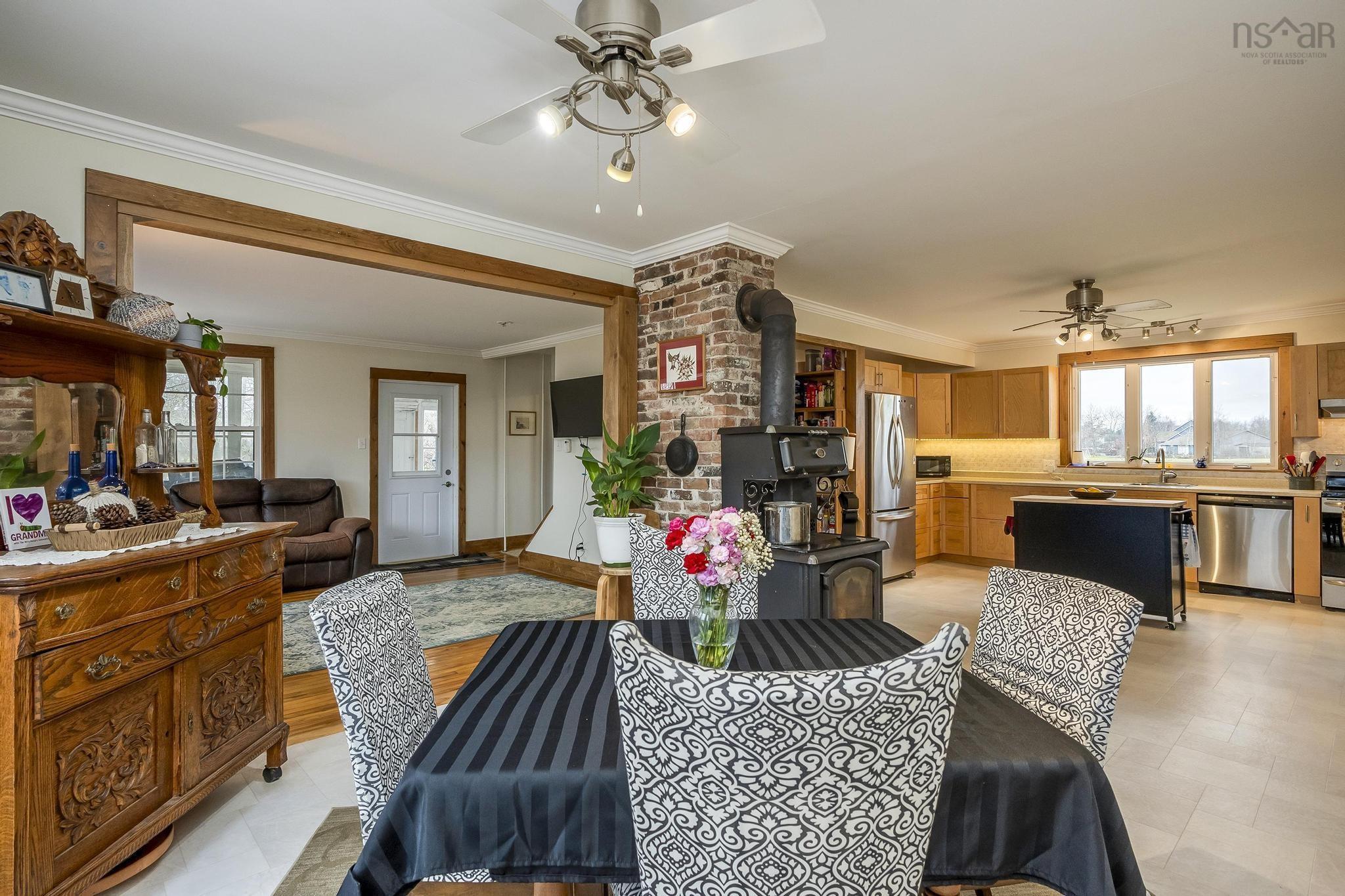 $529,900.00: 11704 Highway 1, Brickton