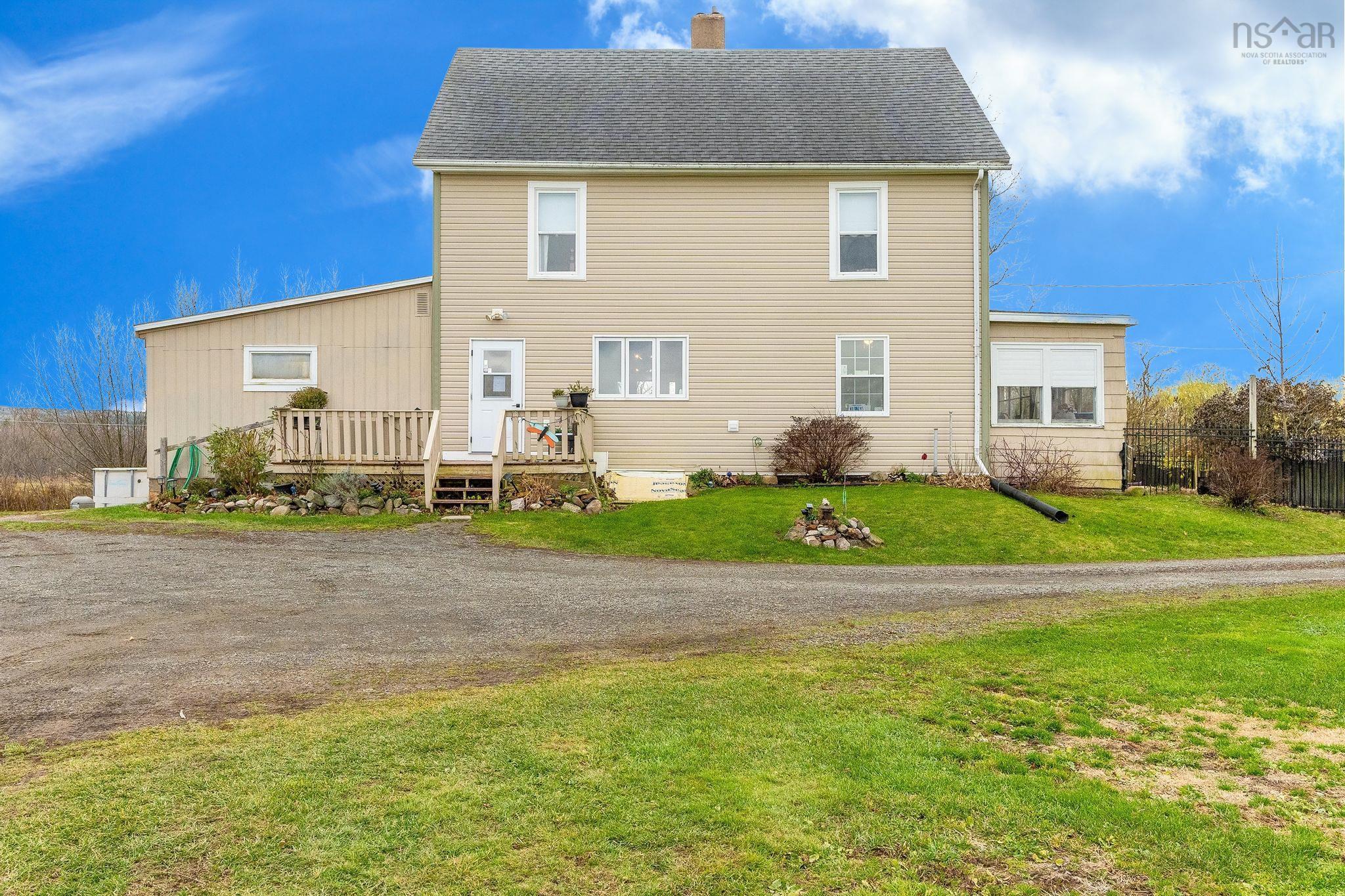 $529,900.00: 11704 Highway 1, Brickton