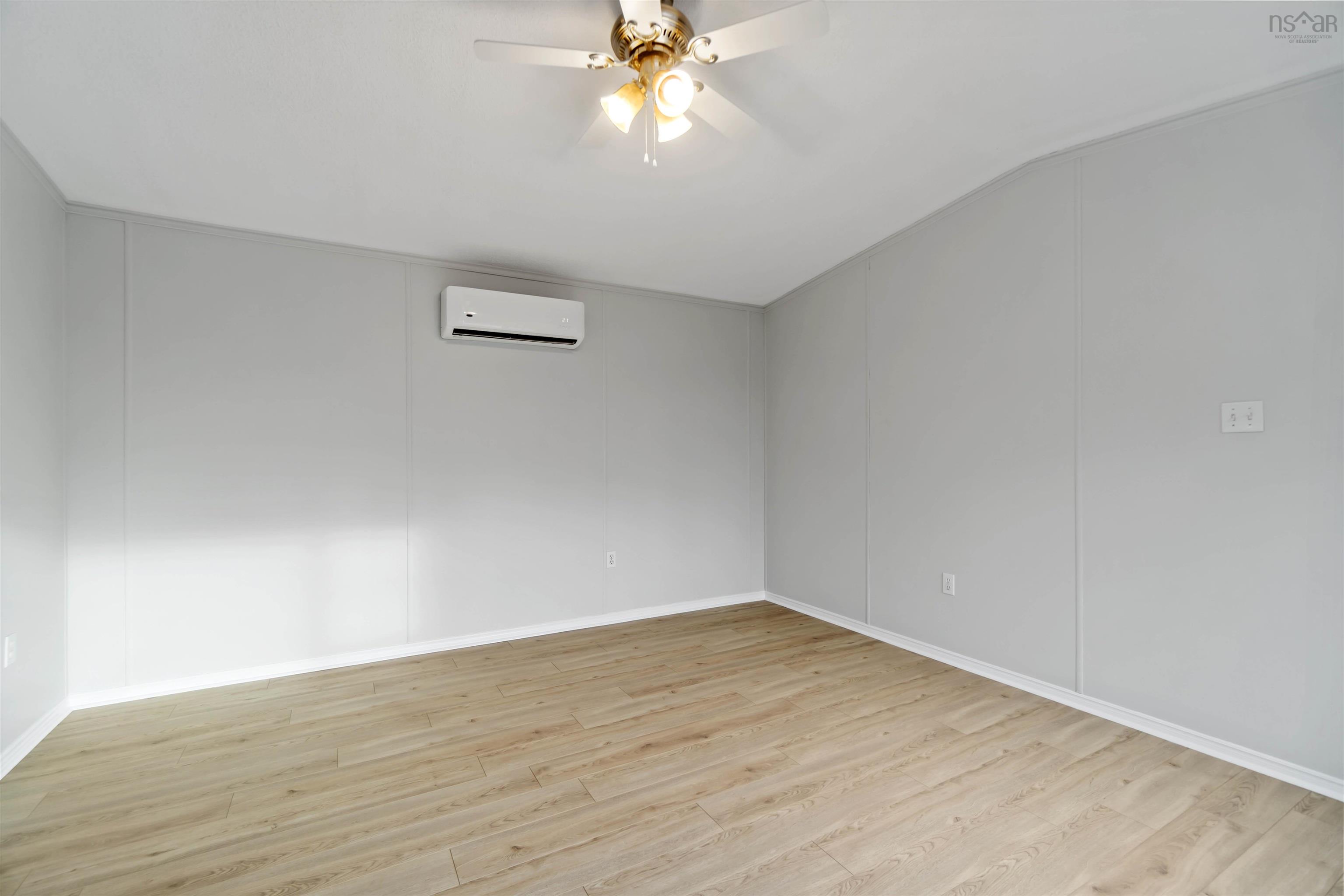 $255,900.00: 1 Apple Street, Dartmouth