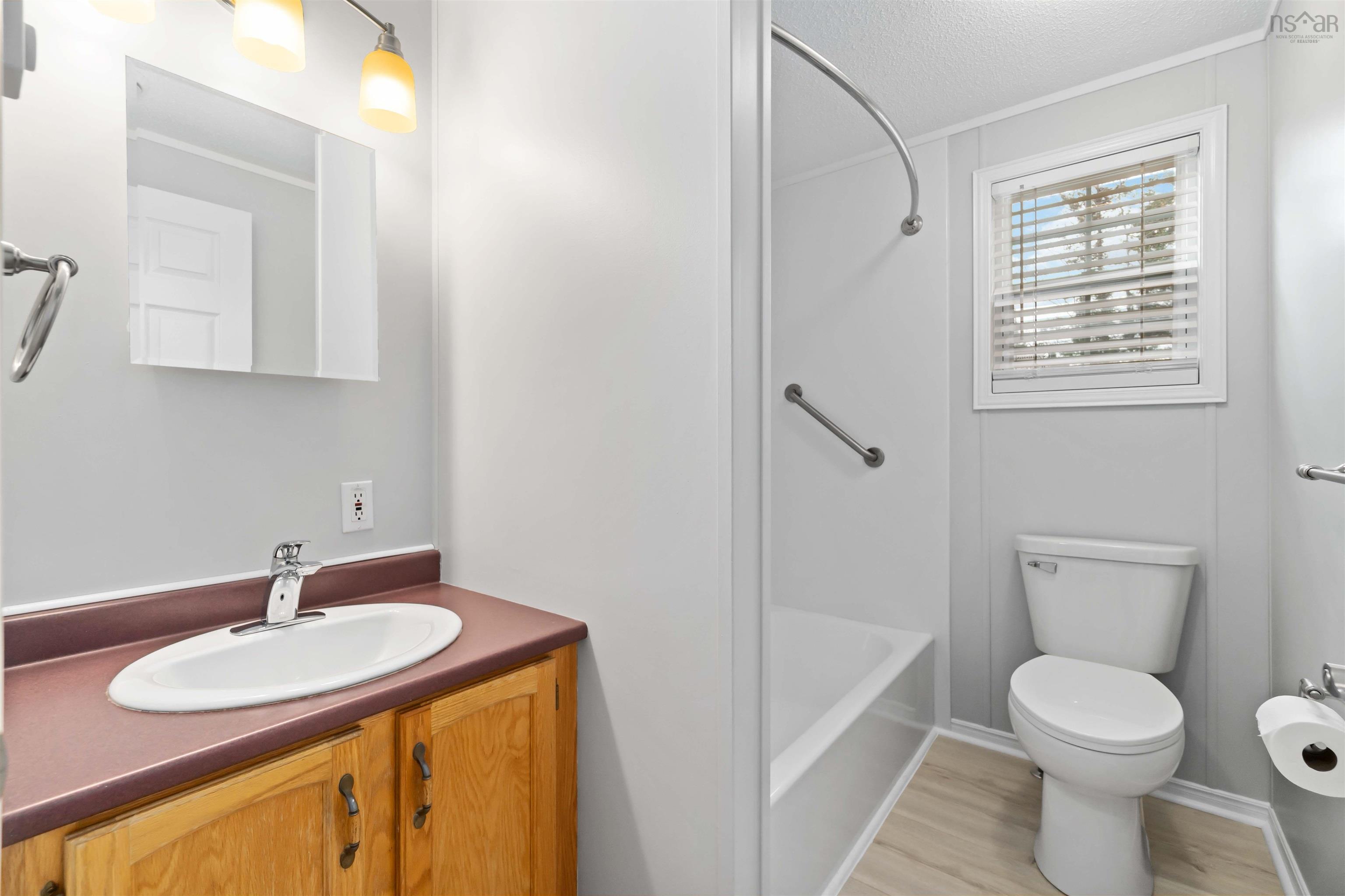 $255,900.00: 1 Apple Street, Dartmouth
