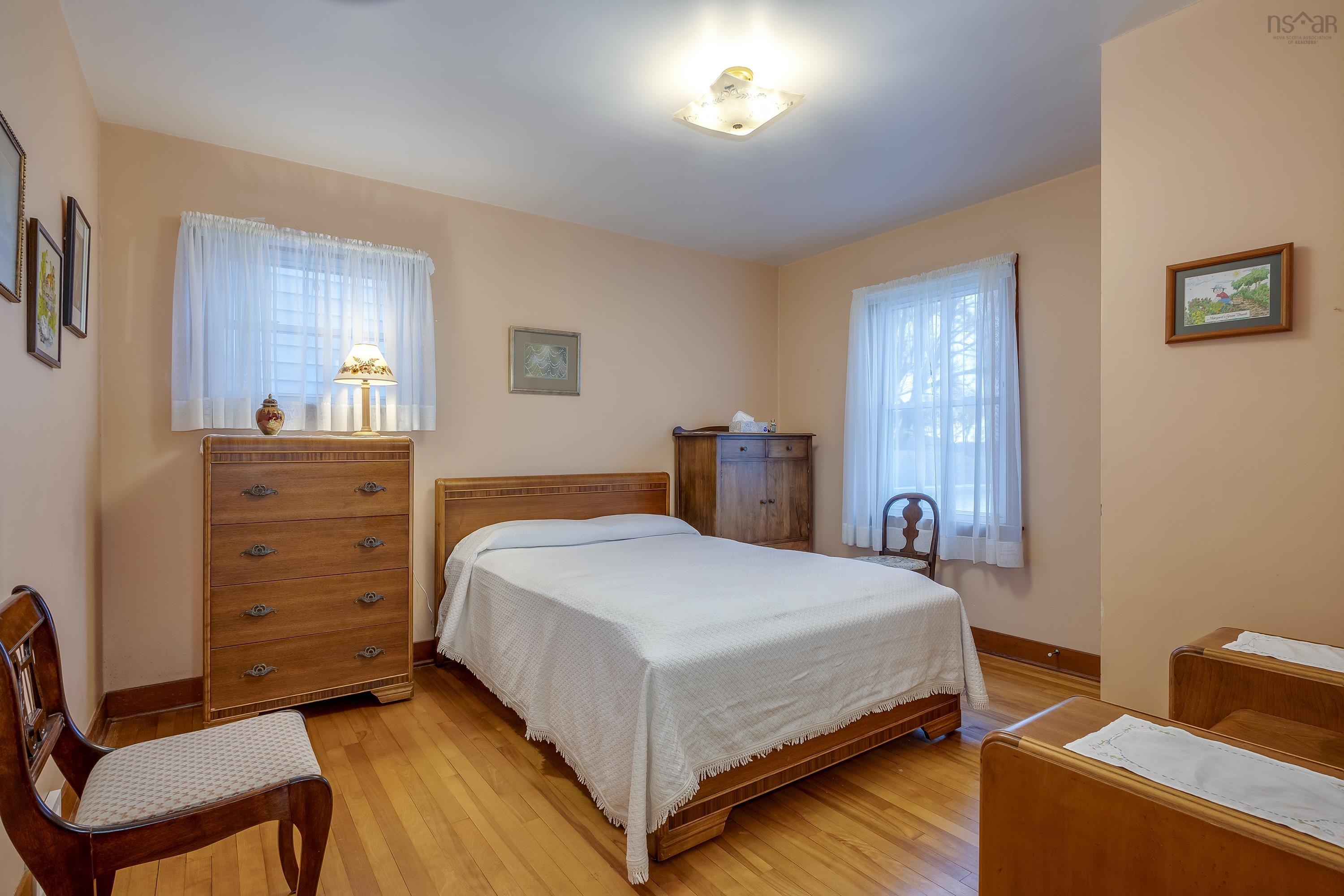 $559,900.00: 3764 High Street, Halifax