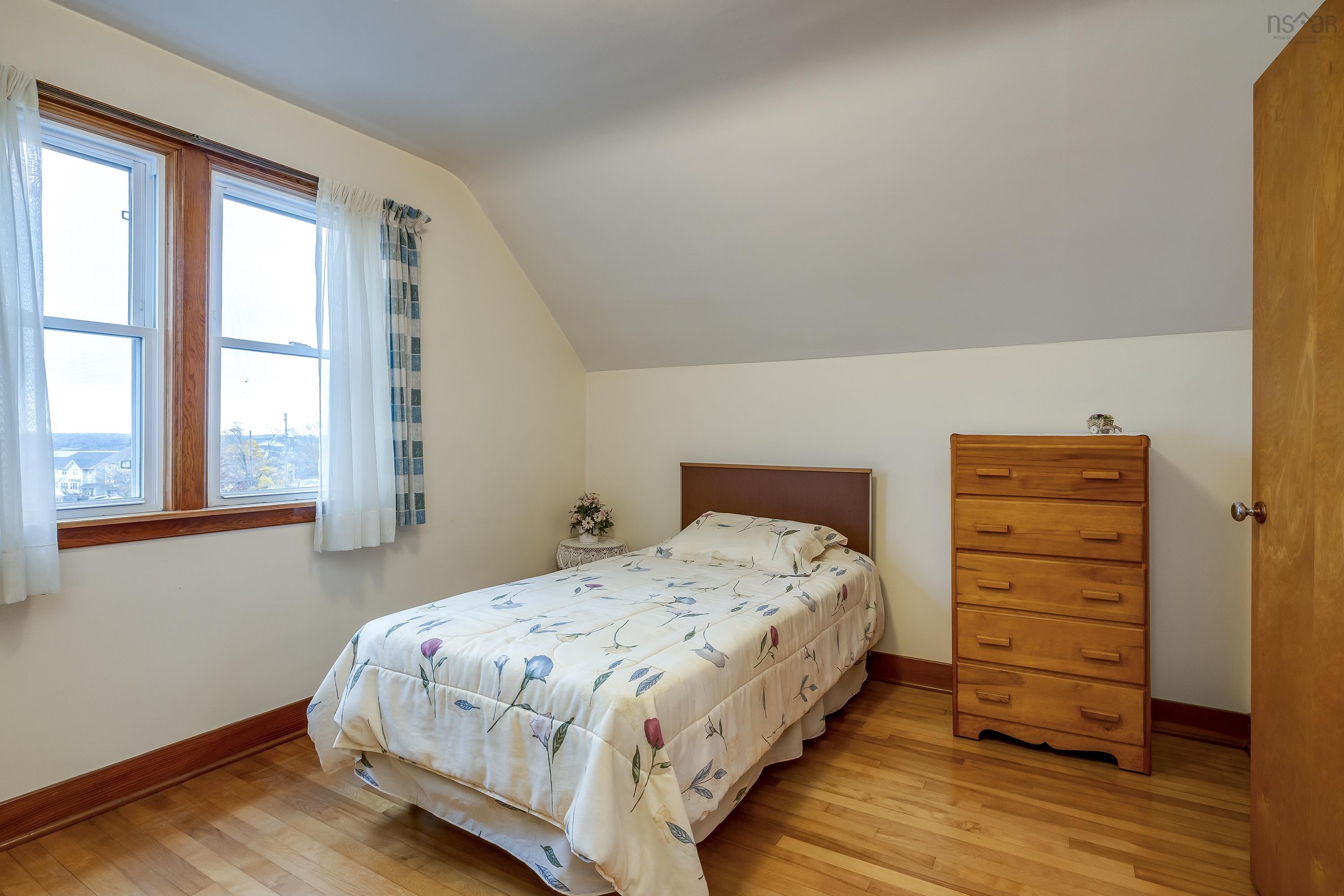 $559,900.00: 3764 High Street, Halifax