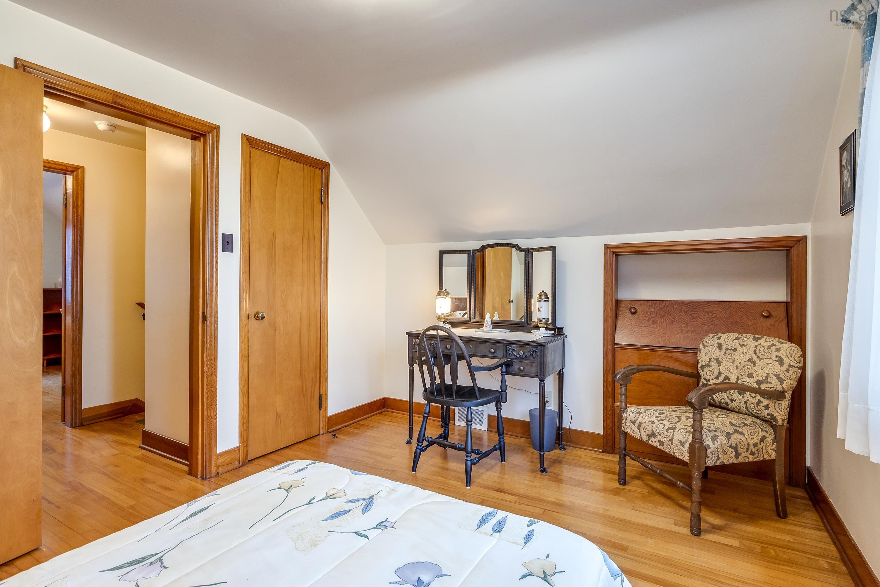 $559,900.00: 3764 High Street, Halifax