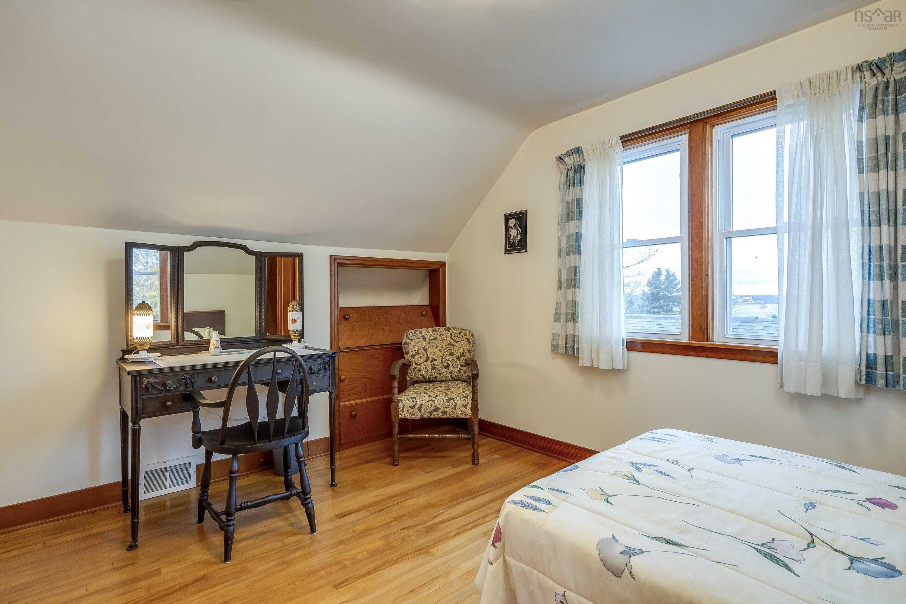 $559,900.00: 3764 High Street, Halifax