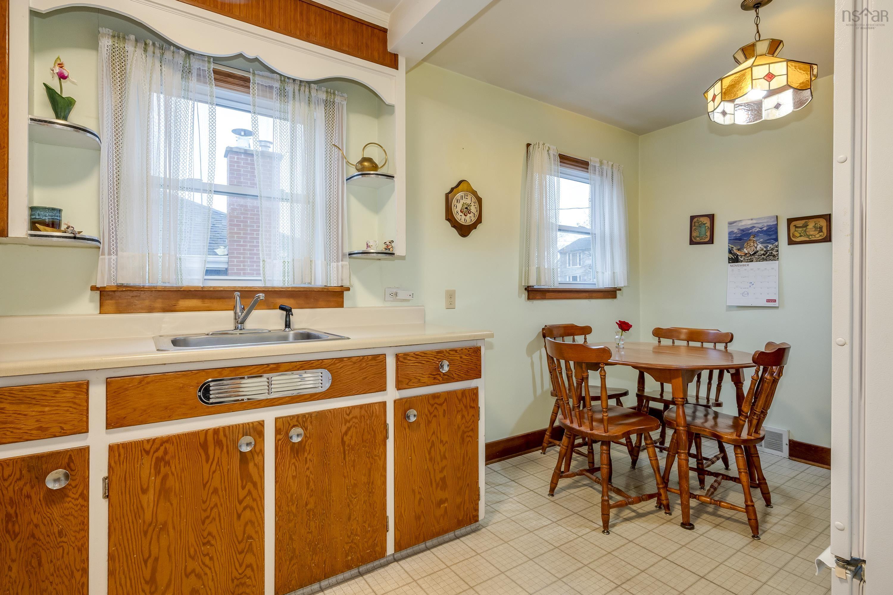 $559,900.00: 3764 High Street, Halifax