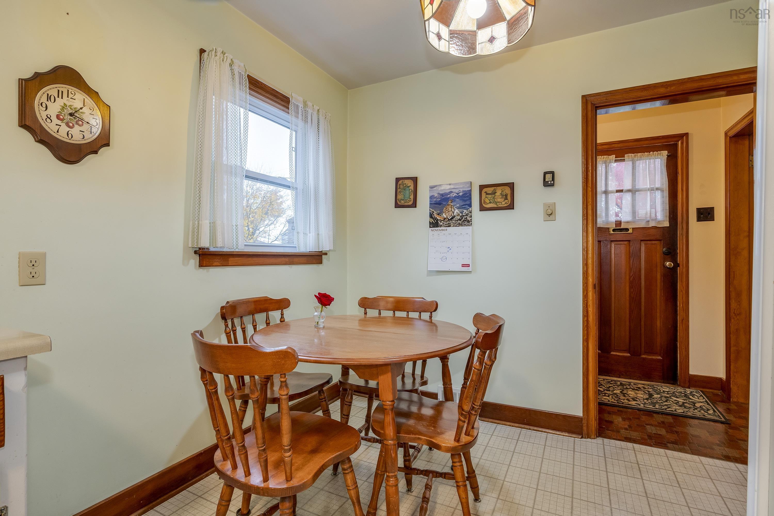 $559,900.00: 3764 High Street, Halifax