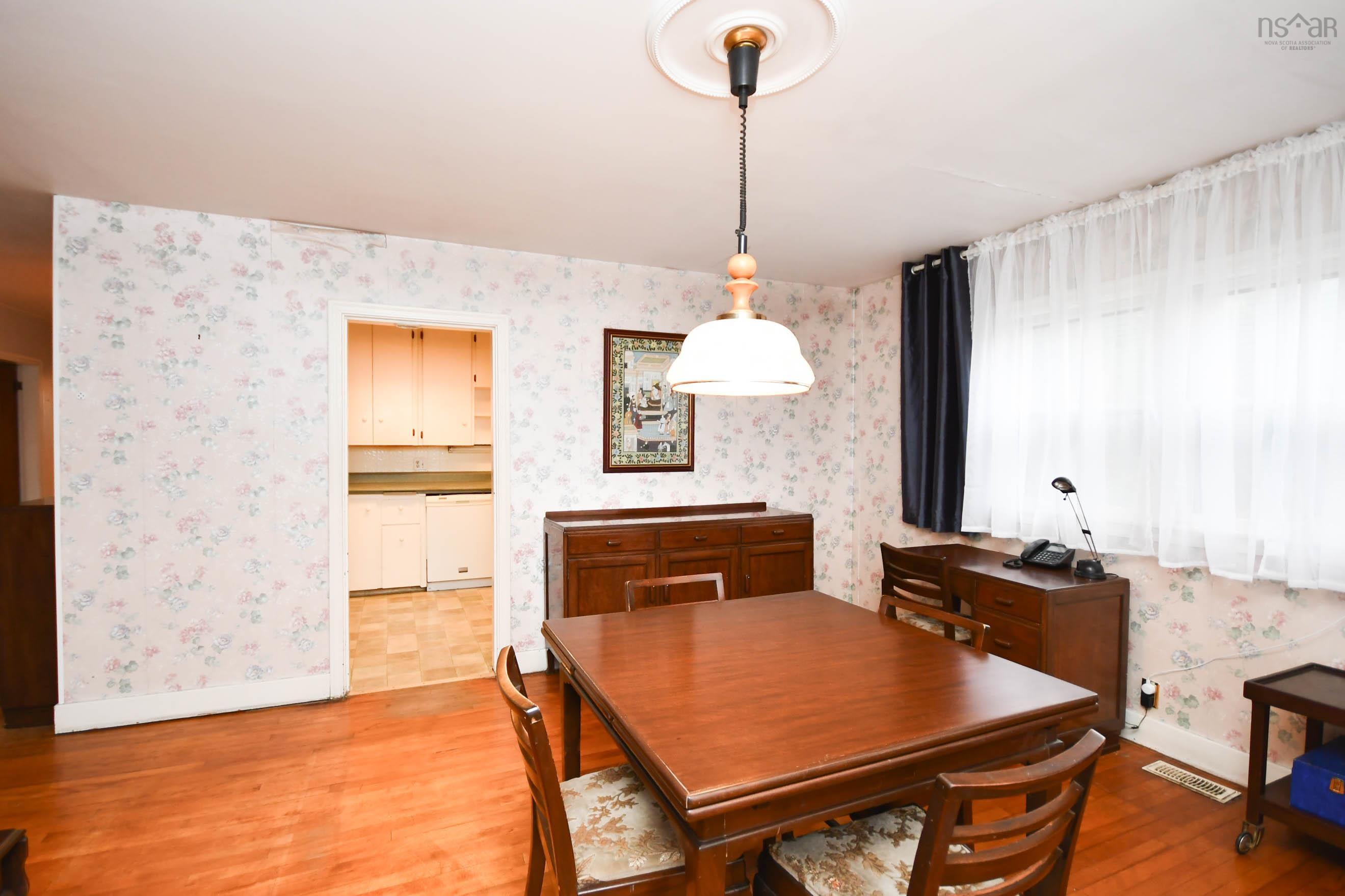$299,900.00: 1080 King Street, Windsor