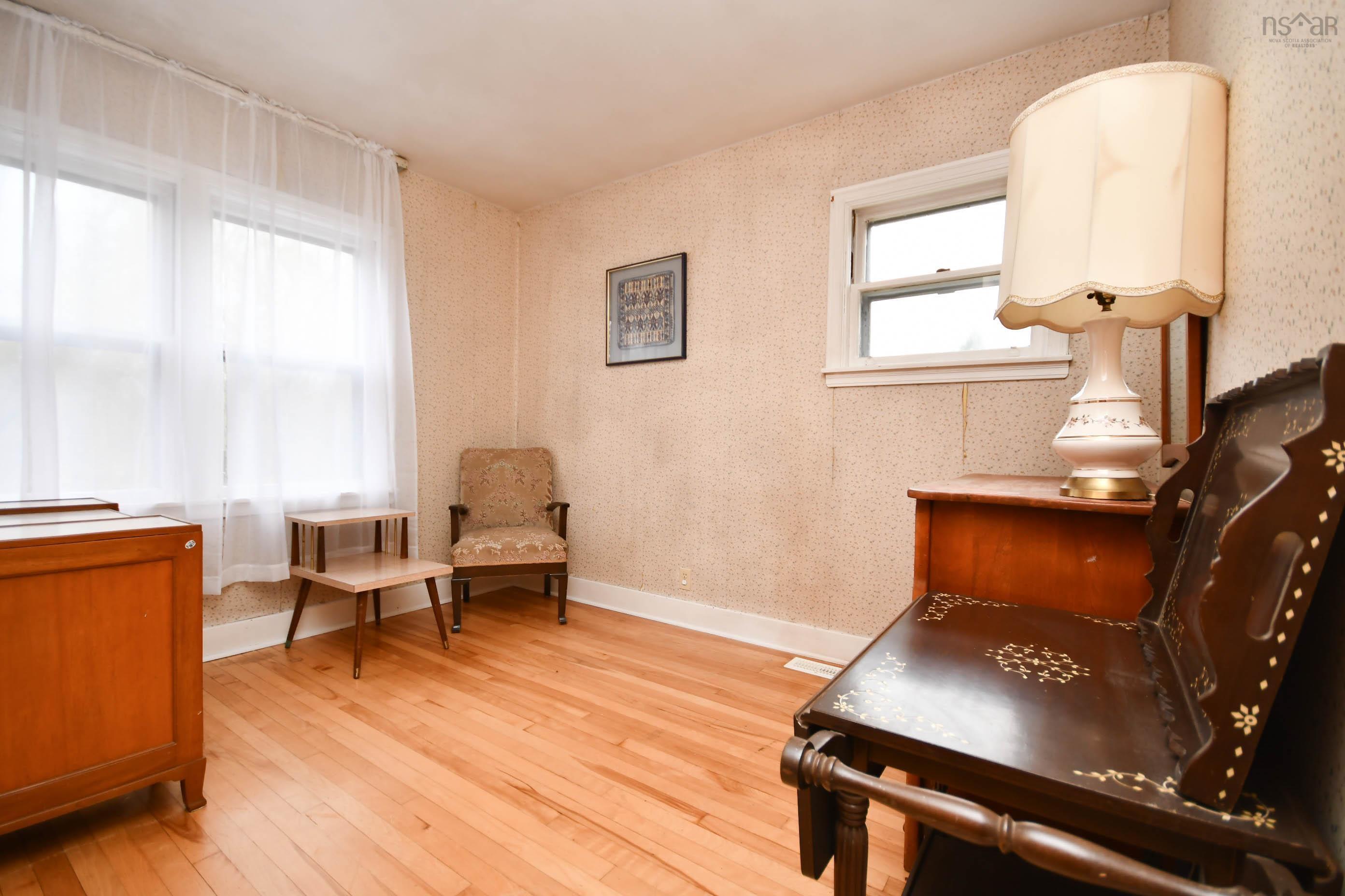 $299,900.00: 1080 King Street, Windsor