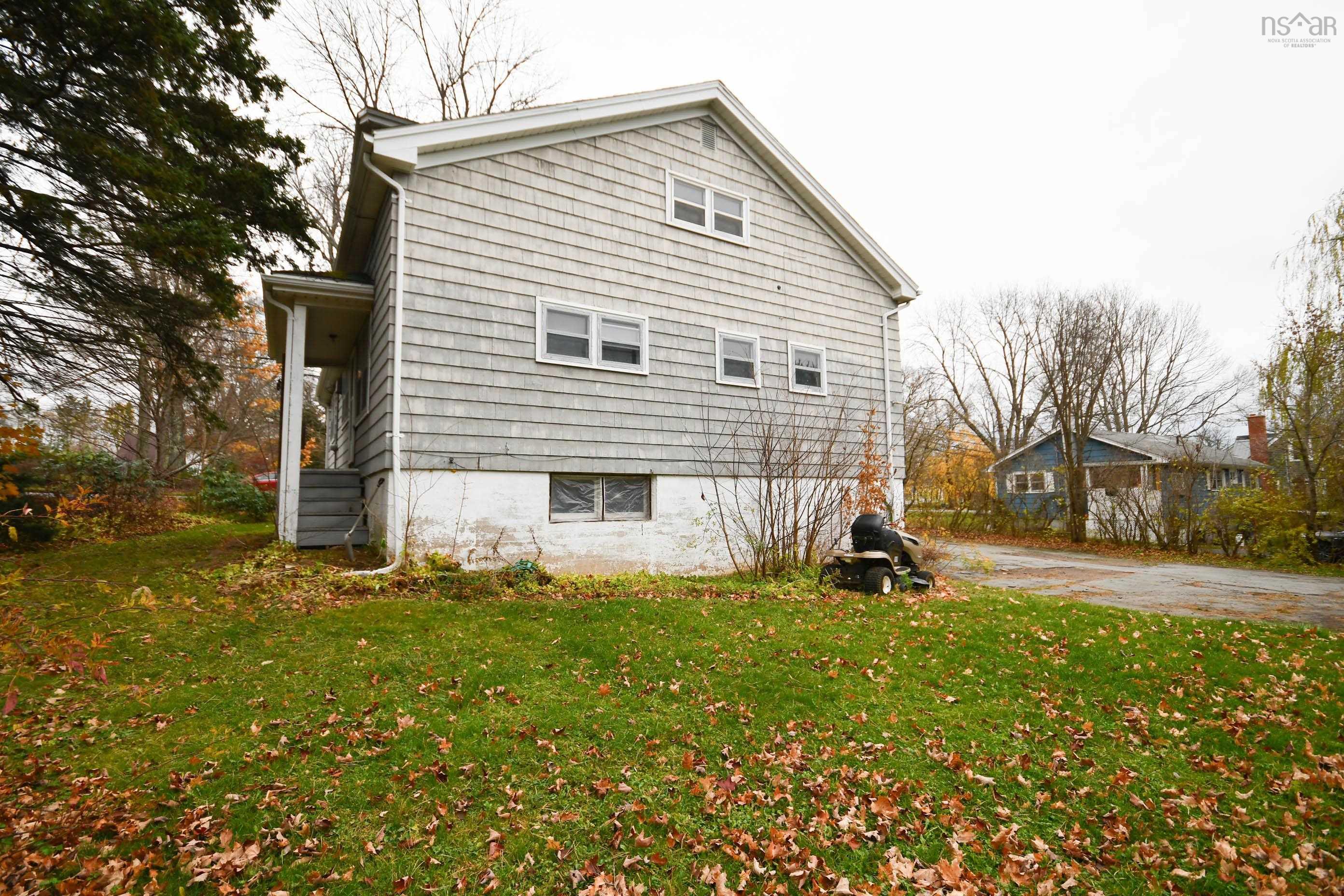 $299,900.00: 1080 King Street, Windsor